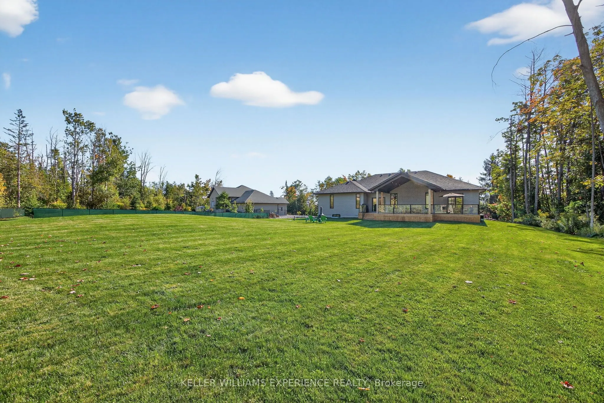1016 Lakeshore Road E