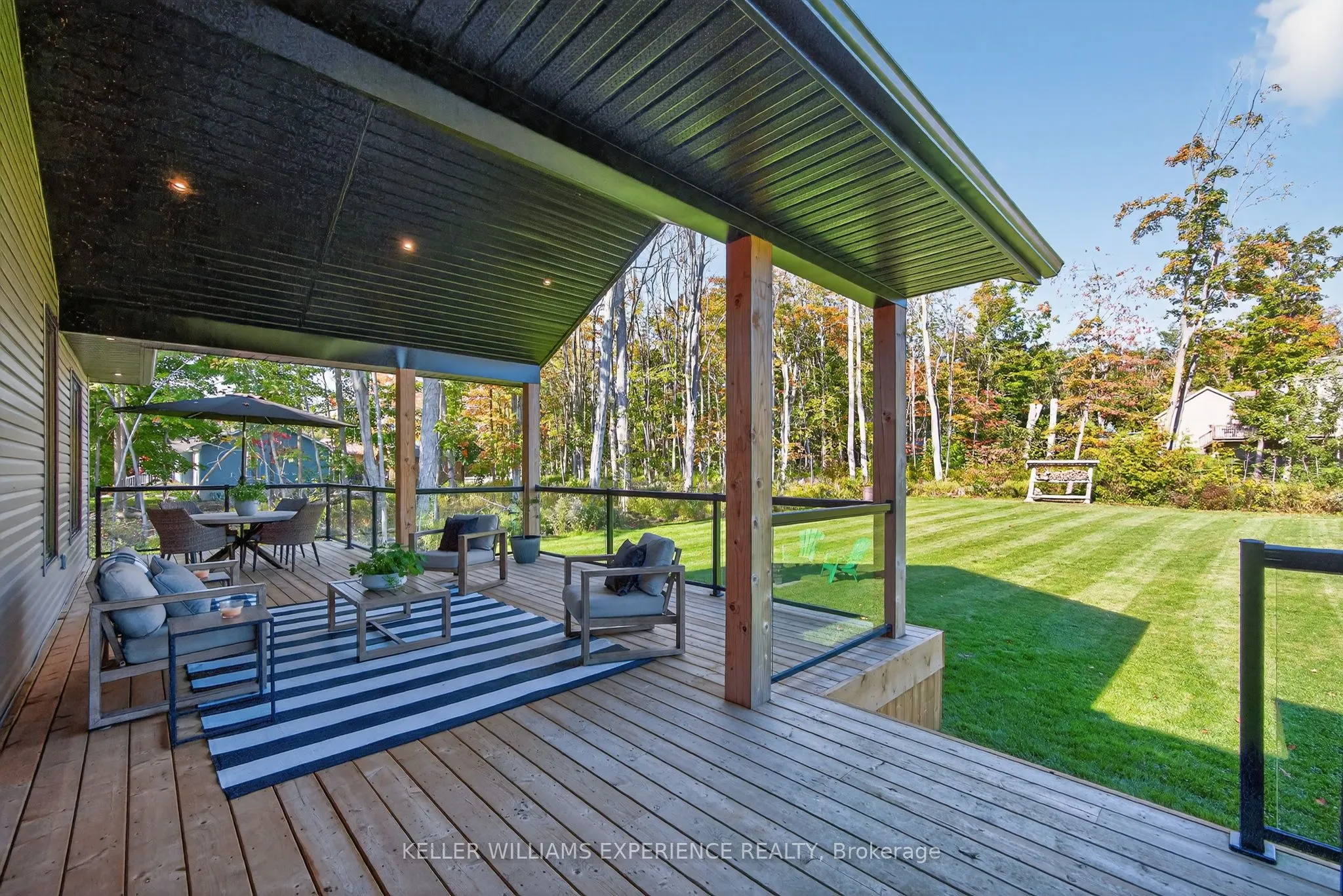 1016 Lakeshore Road E