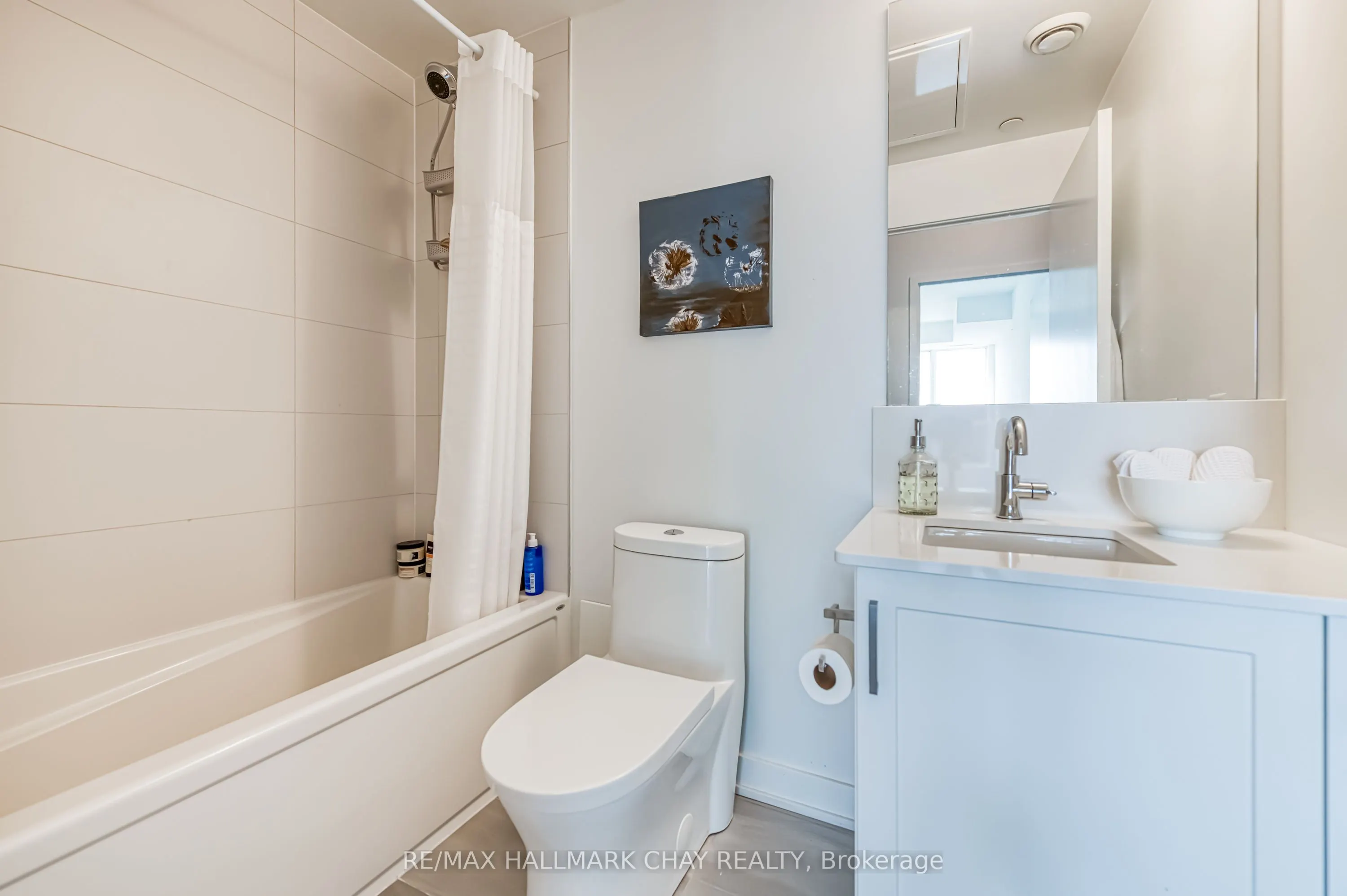 681 Yonge Street N, #217