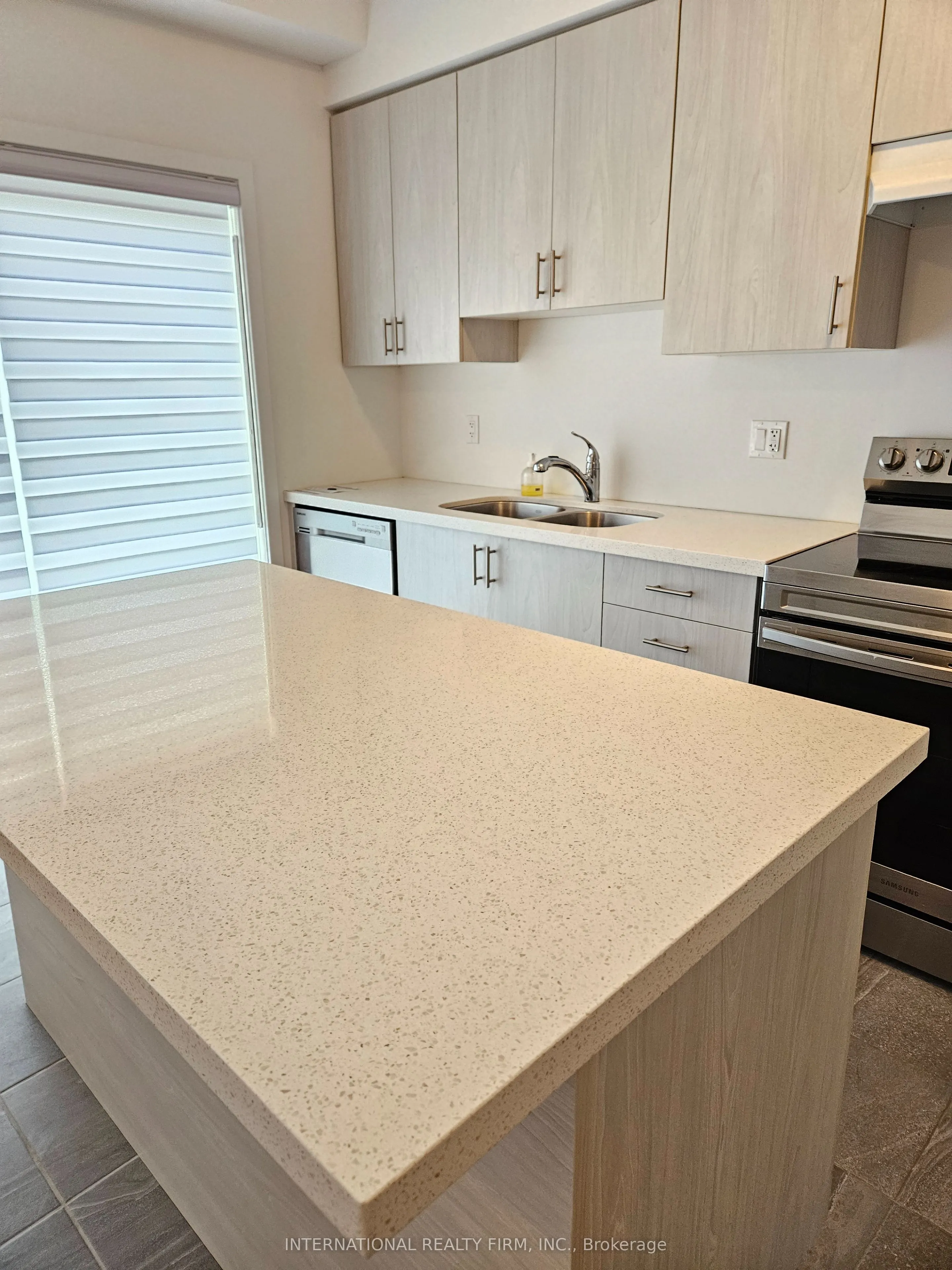33 Turnberry Lane