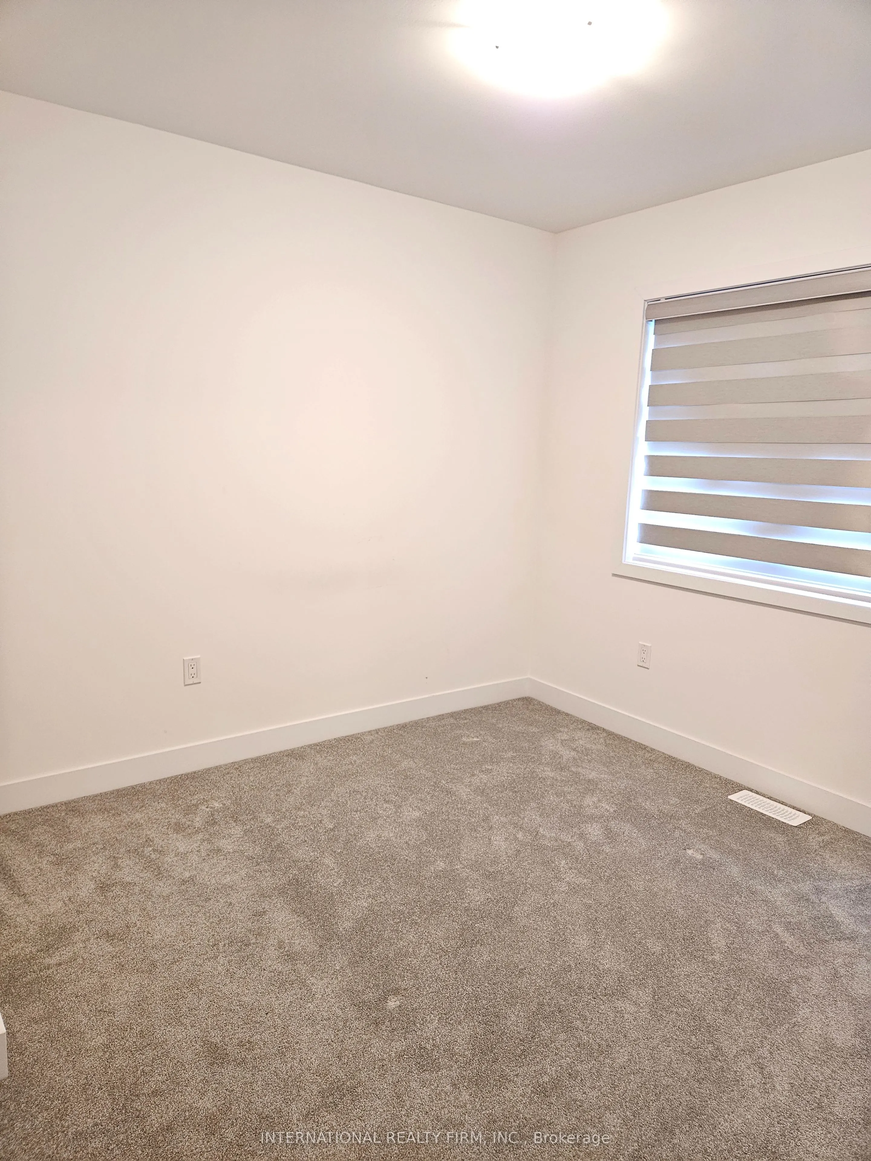 33 Turnberry Lane