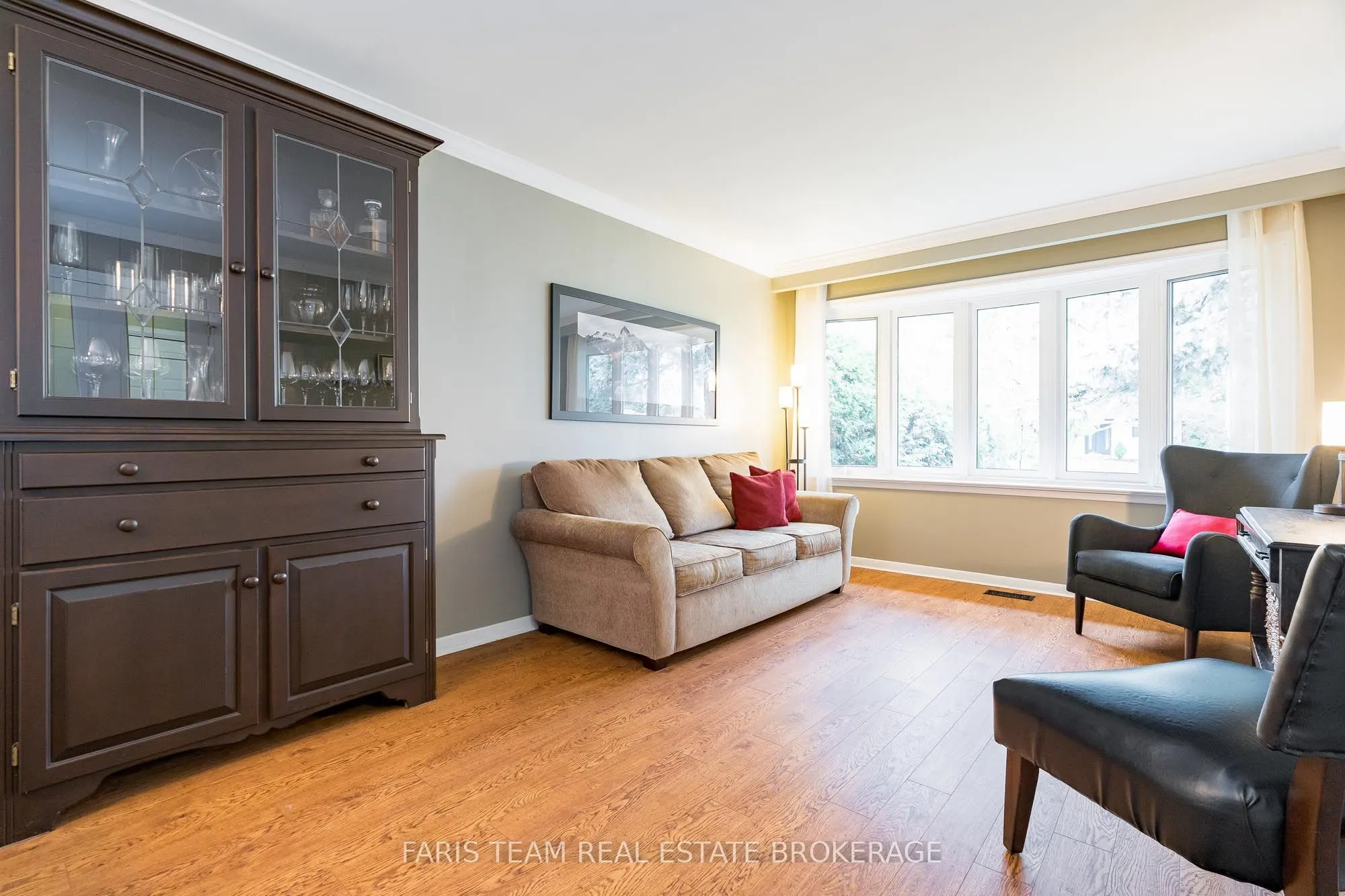 27 Ottaway Avenue