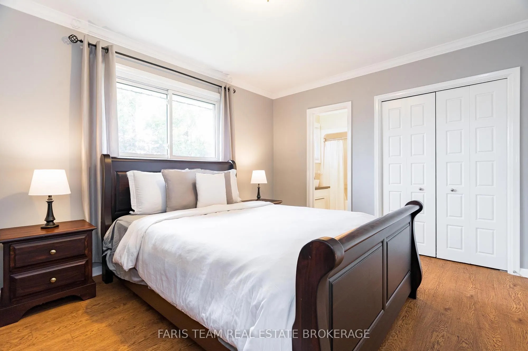 27 Ottaway Avenue