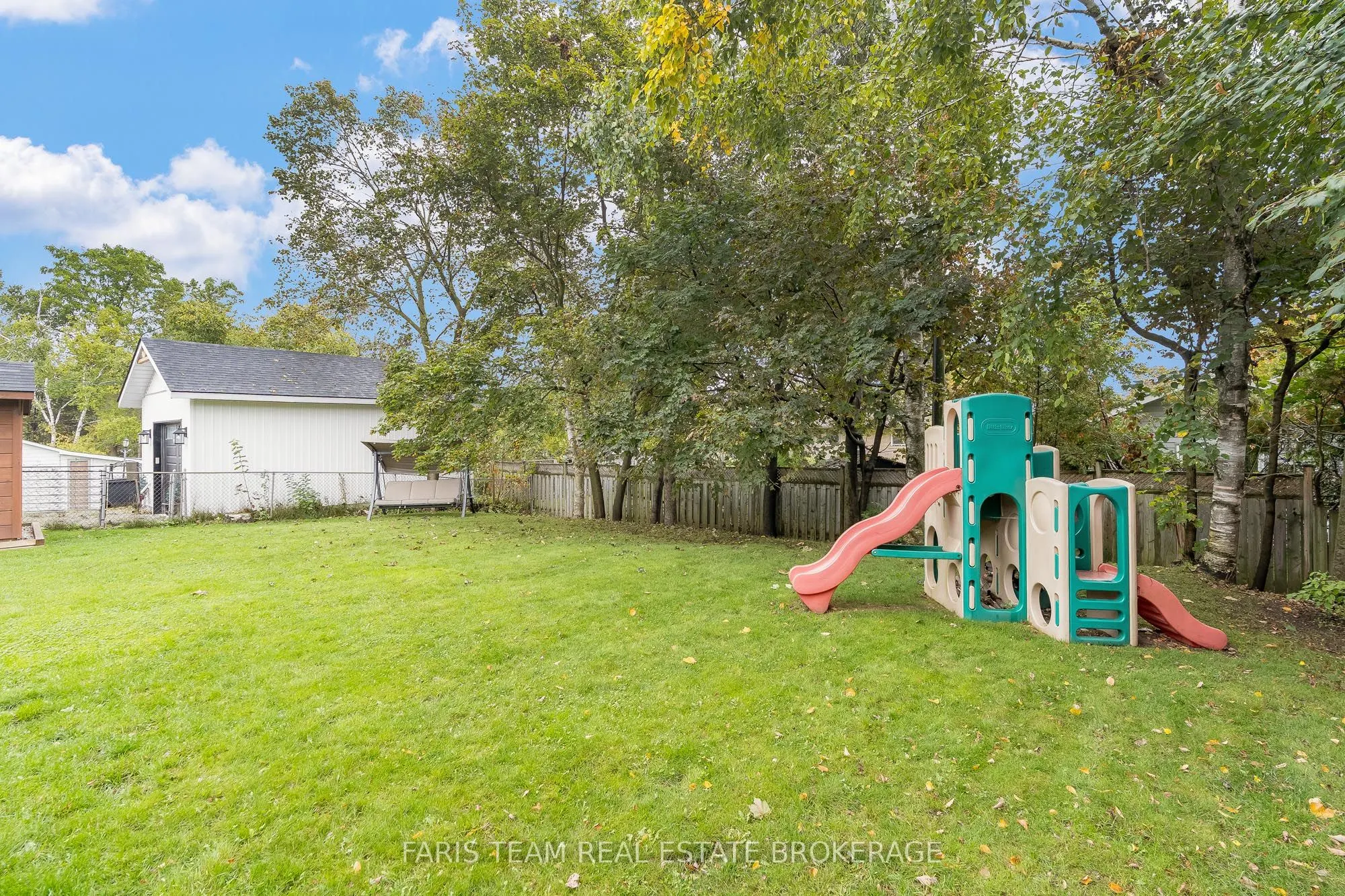 27 Ottaway Avenue