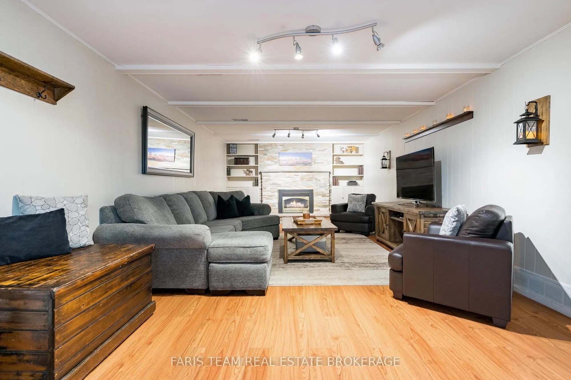 27 Ottaway Avenue