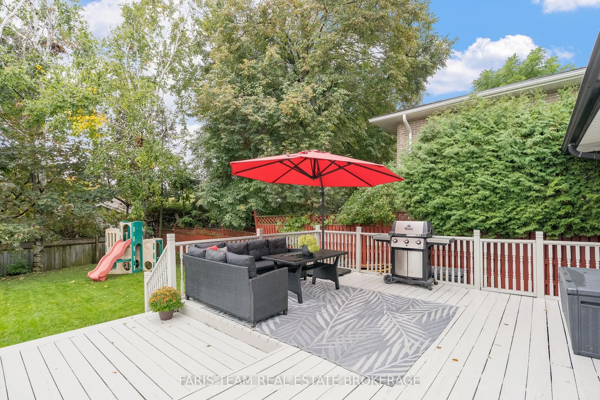 27 Ottaway Avenue