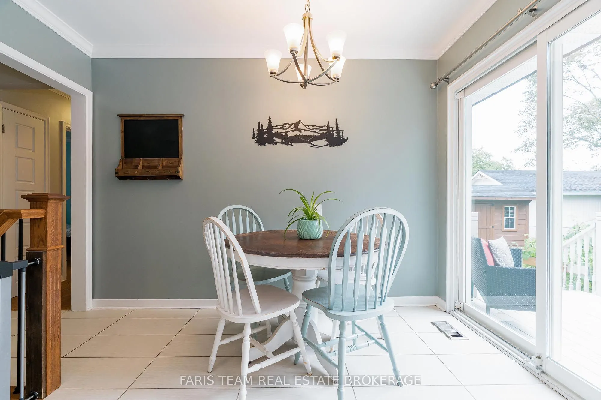 27 Ottaway Avenue