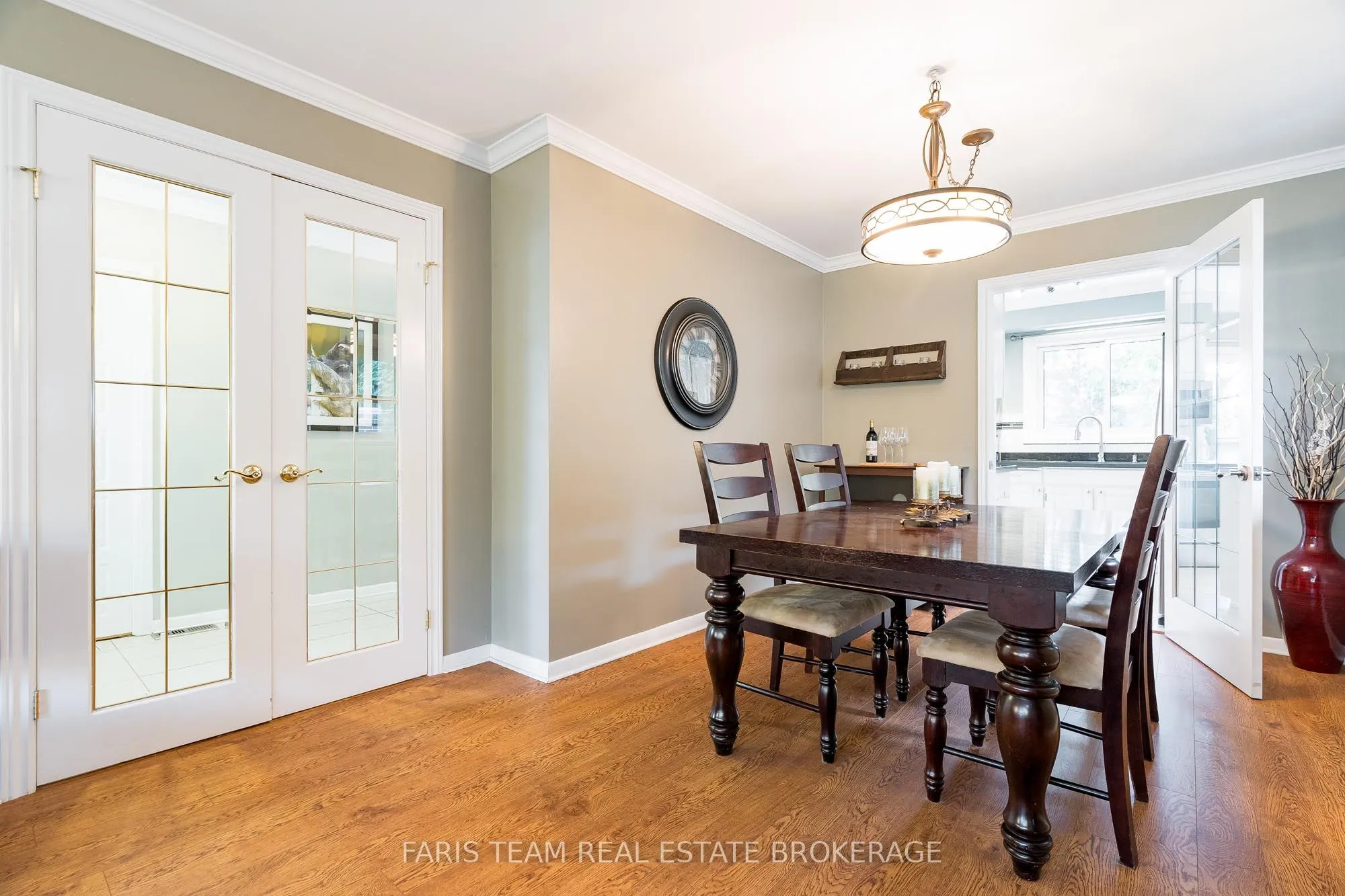 27 Ottaway Avenue