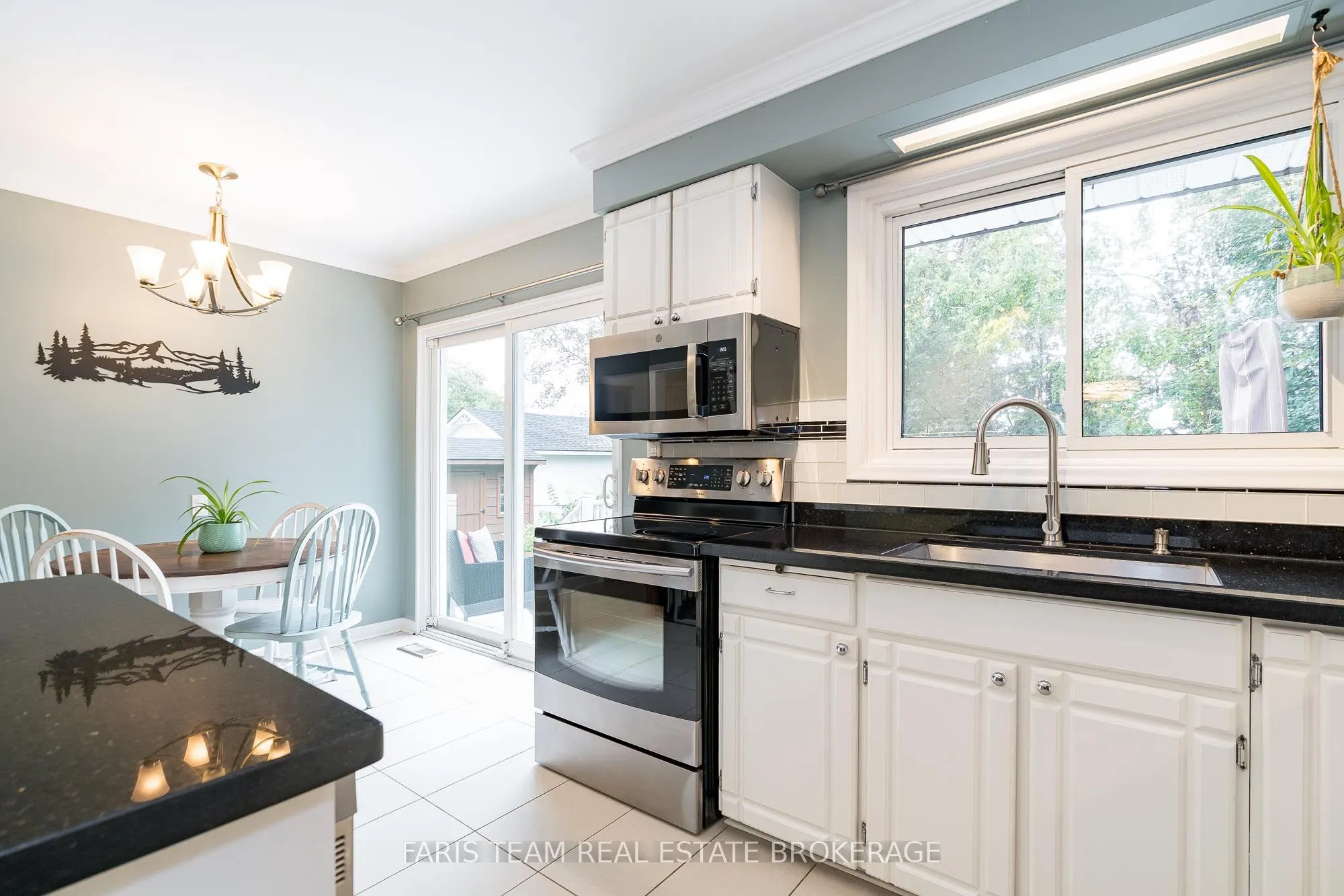 27 Ottaway Avenue
