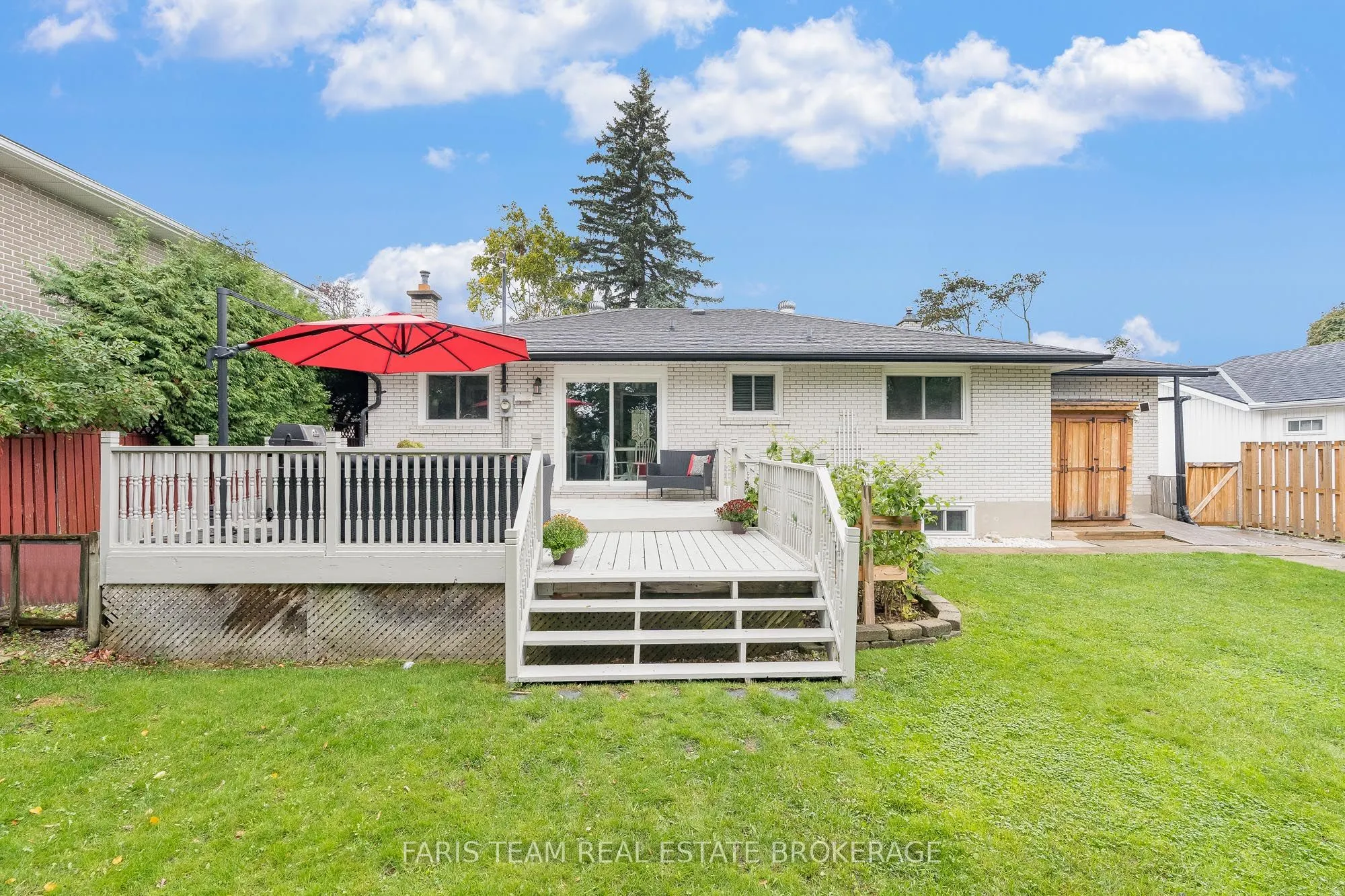 27 Ottaway Avenue