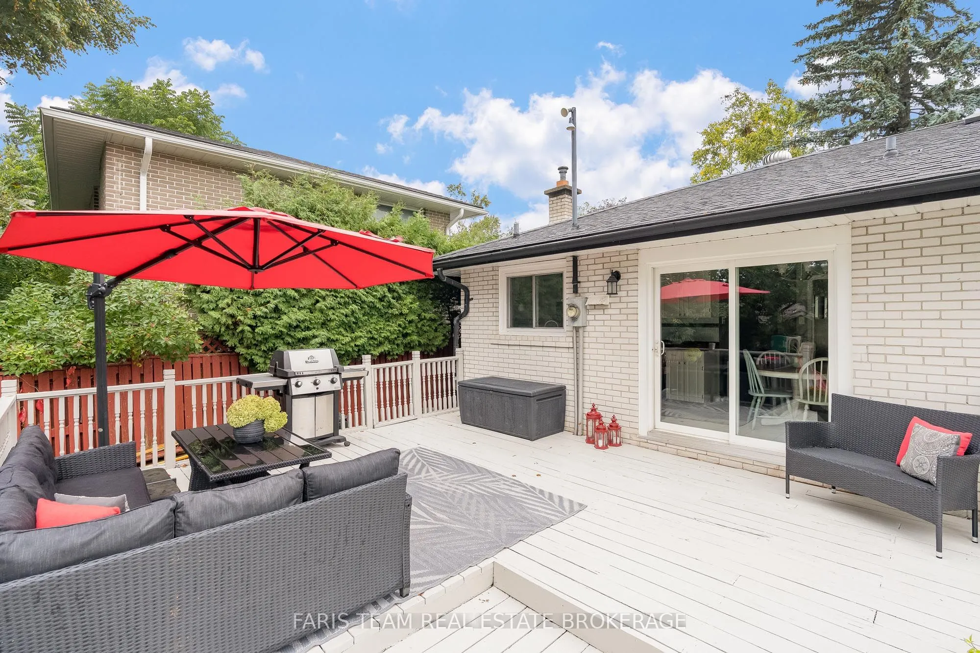 27 Ottaway Avenue
