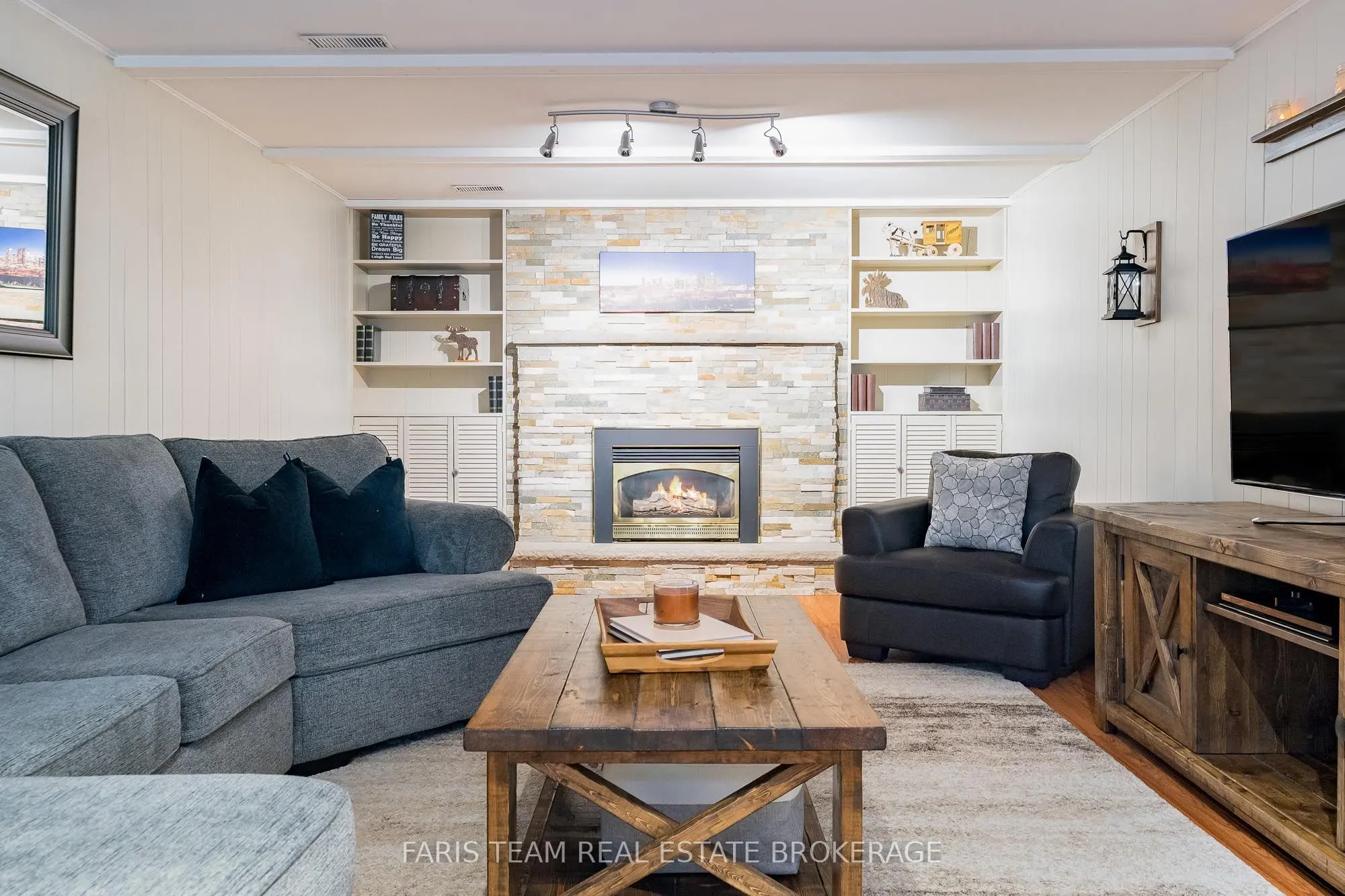 27 Ottaway Avenue