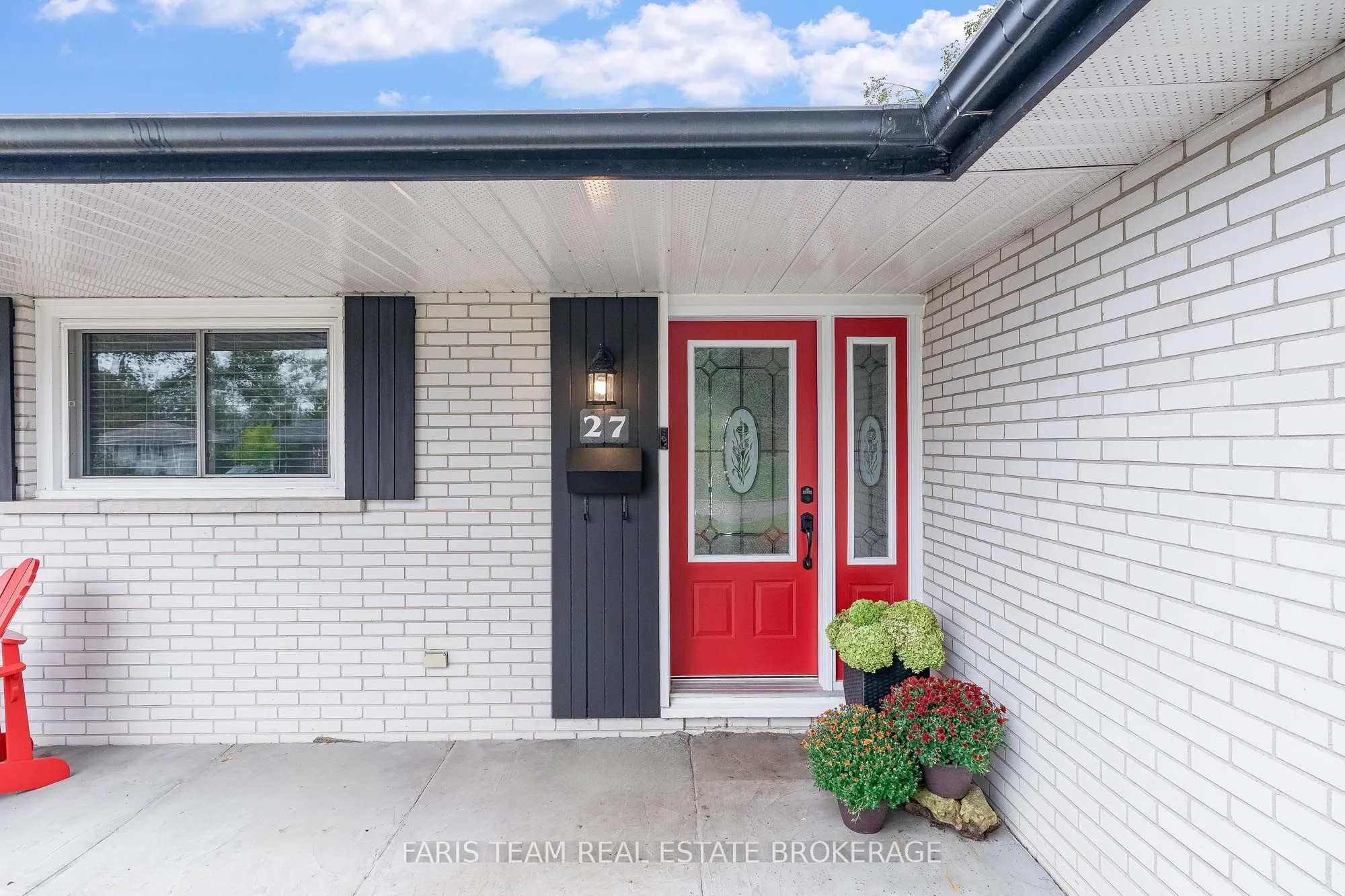 27 Ottaway Avenue