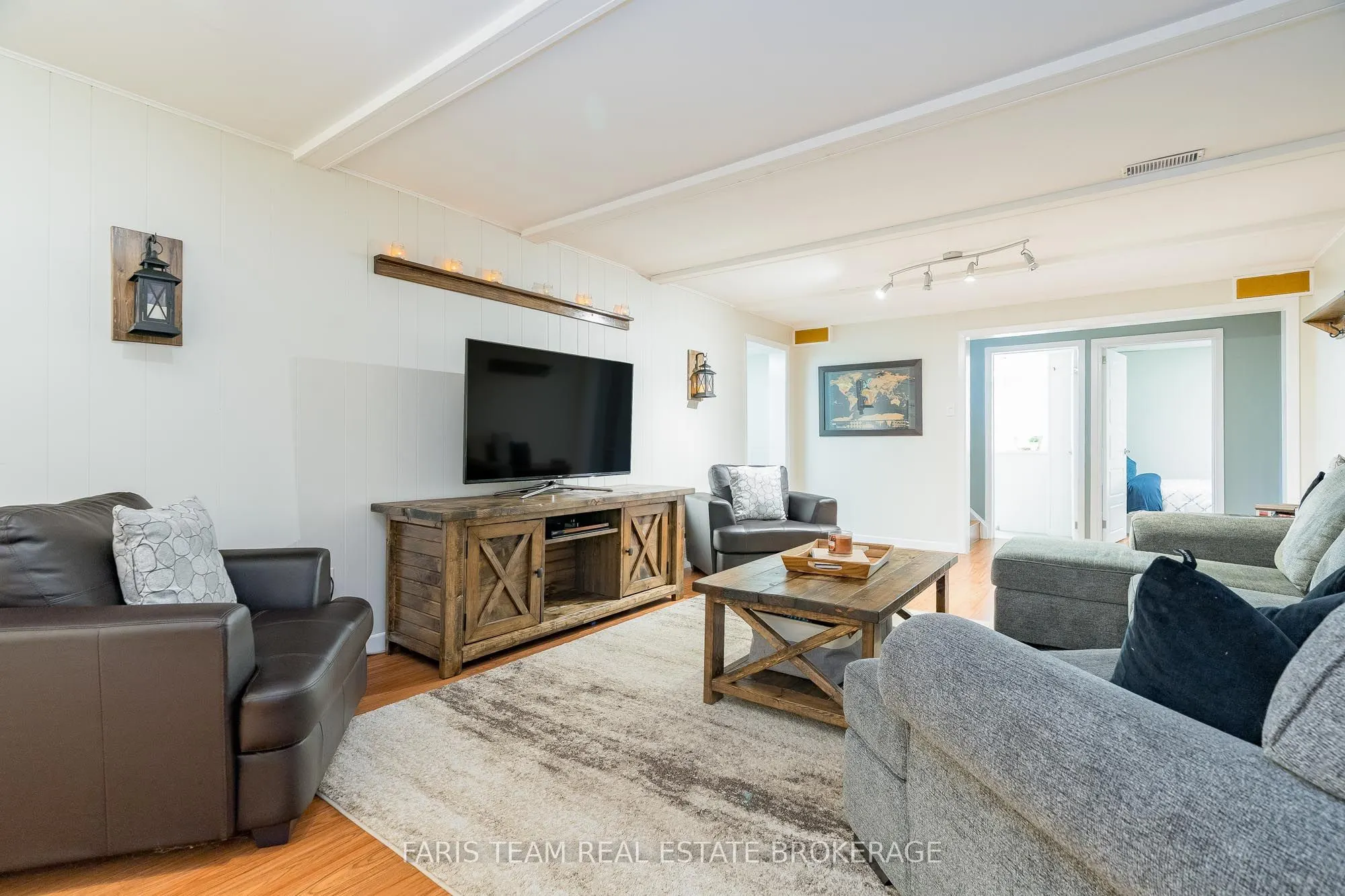 27 Ottaway Avenue