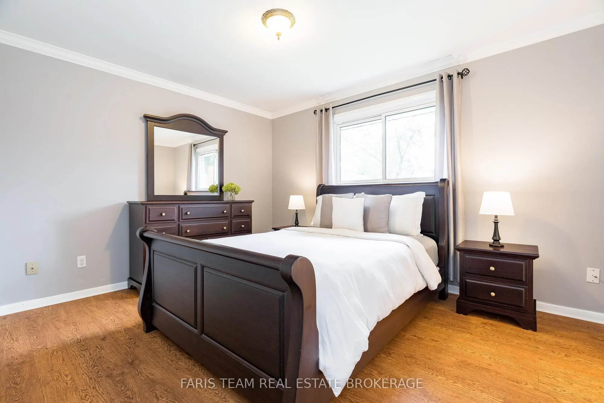 27 Ottaway Avenue