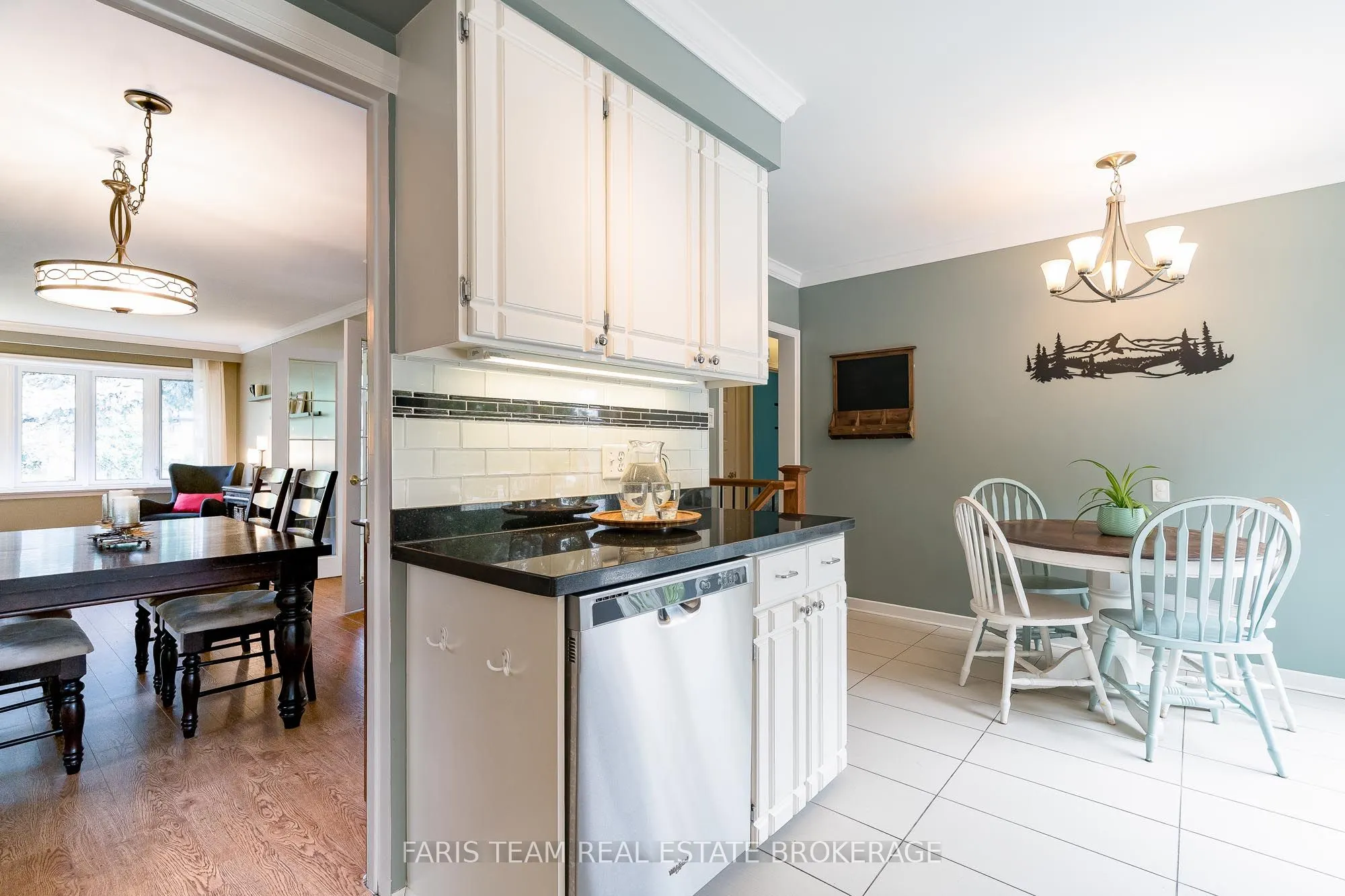 27 Ottaway Avenue