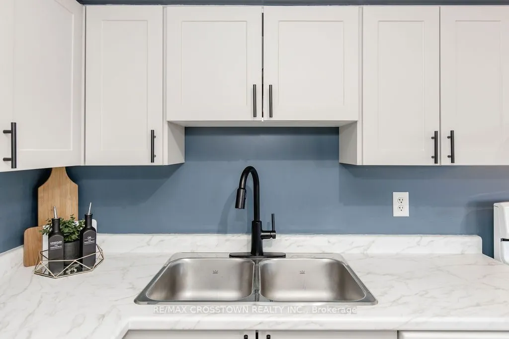 87 Goodwin Drive, #4
