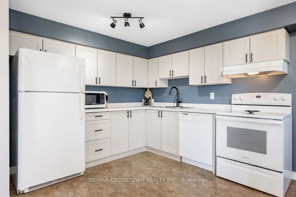 87 Goodwin Drive, #4