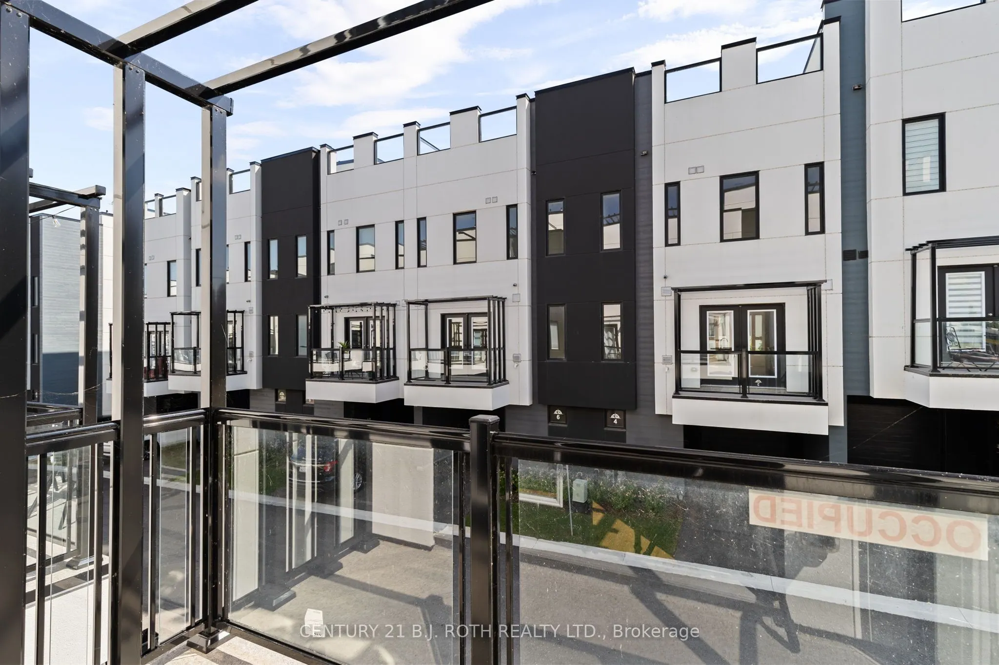 3 MARINER'S PIER Way