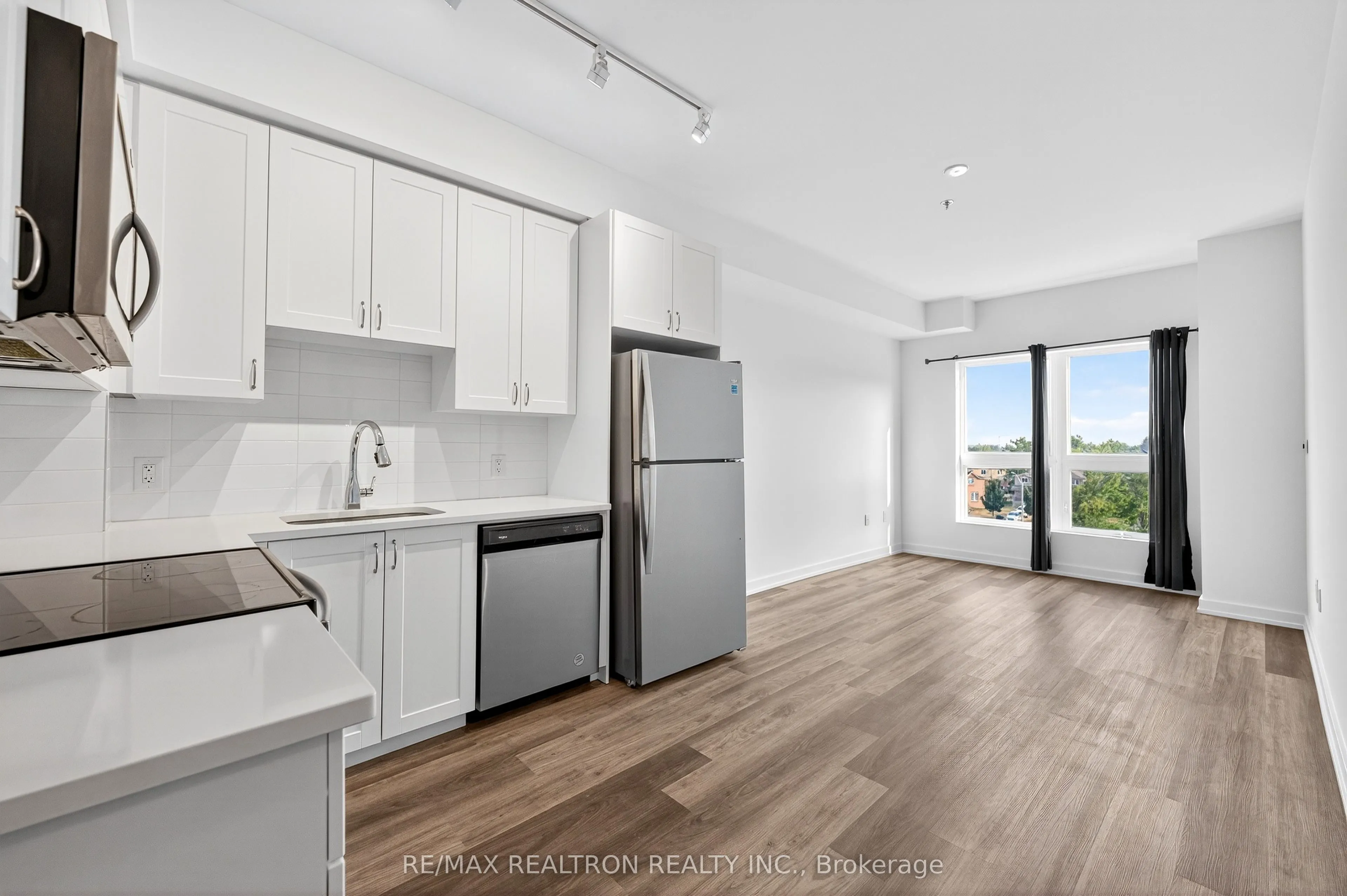 430 Essa Road, #423