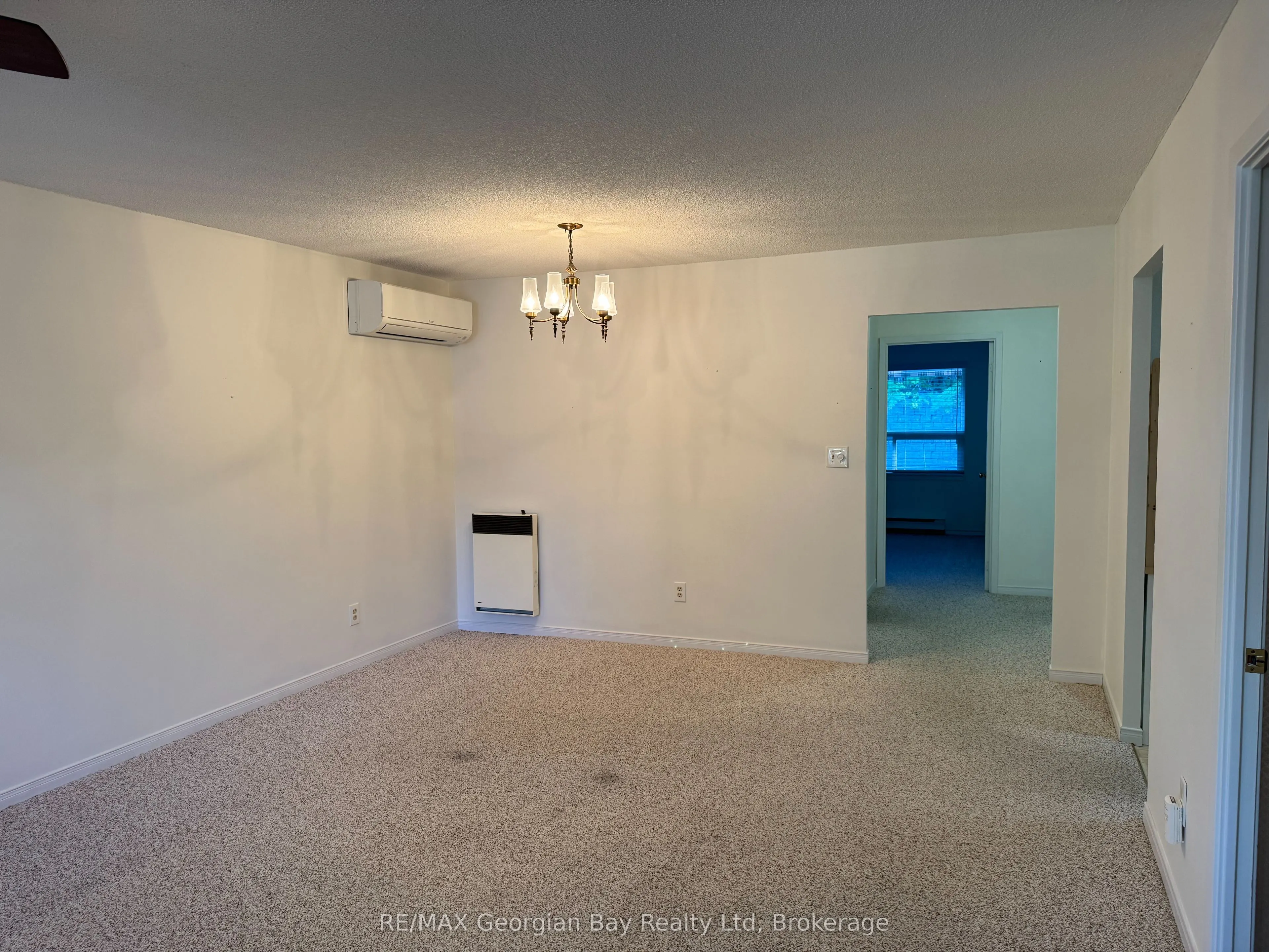 696 King Street, #17