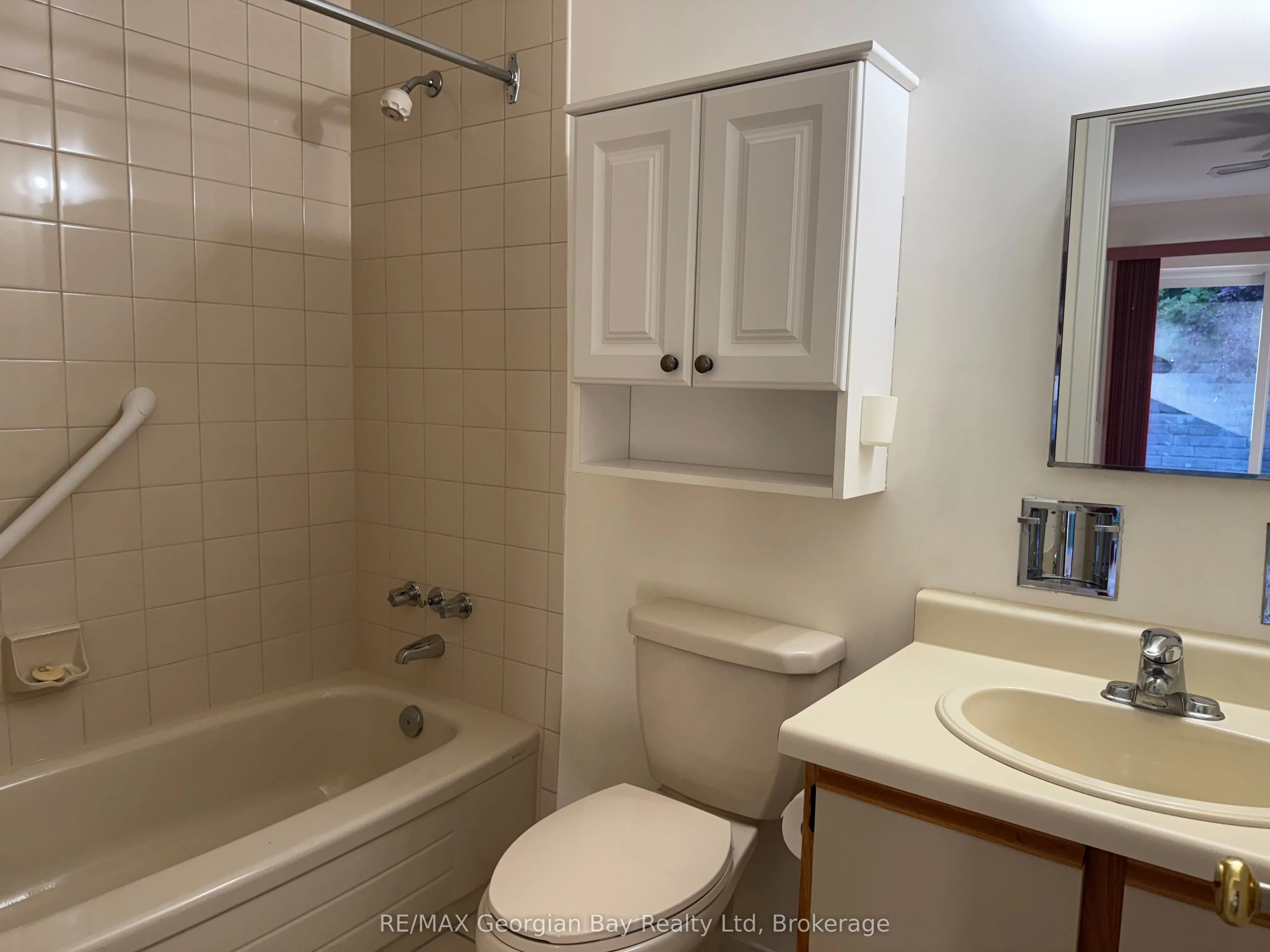 696 King Street, #17