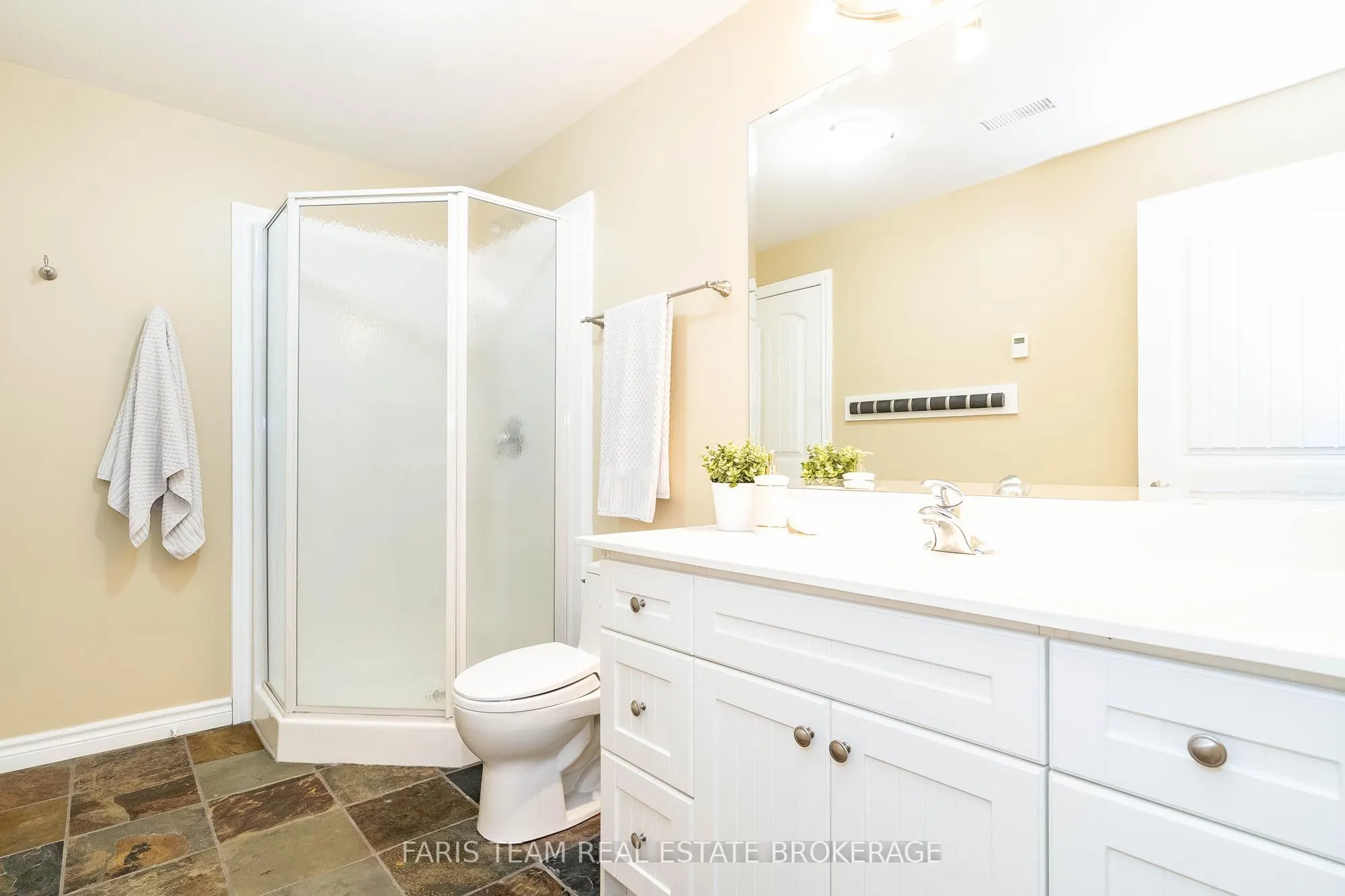 138 Knox Road E
