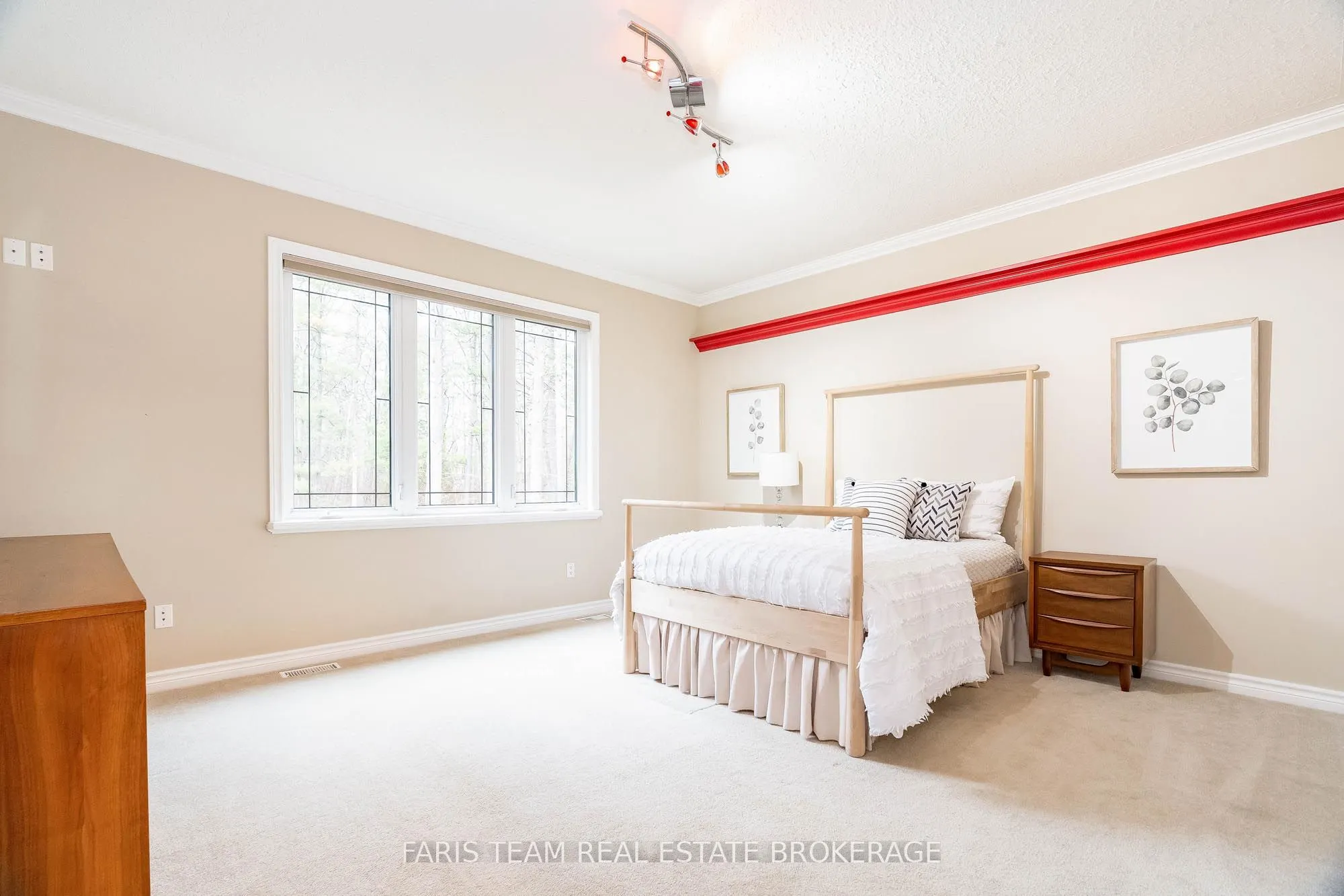 138 Knox Road E