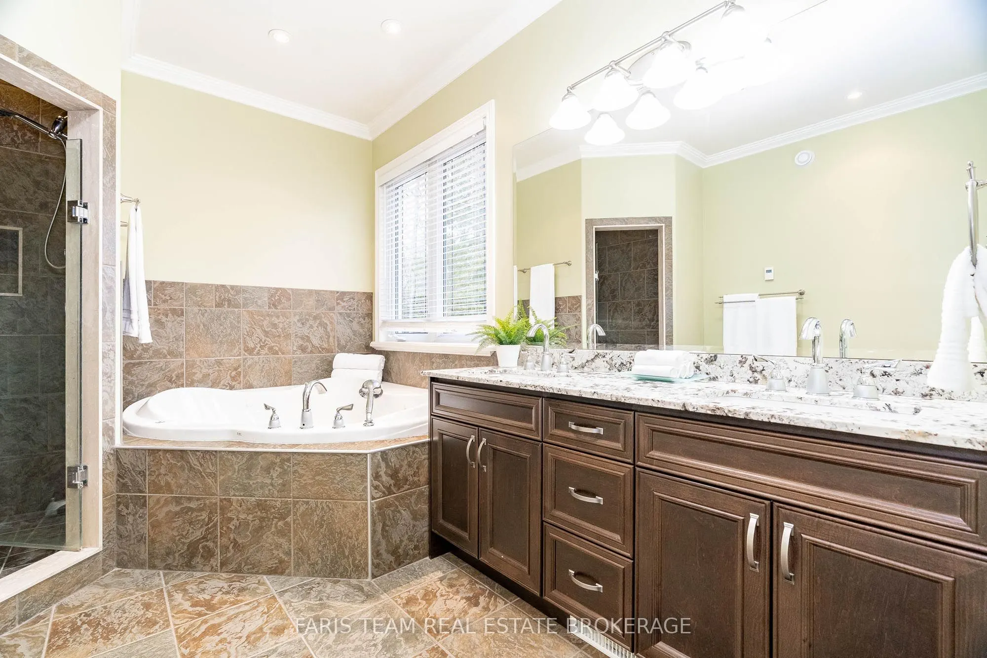138 Knox Road E