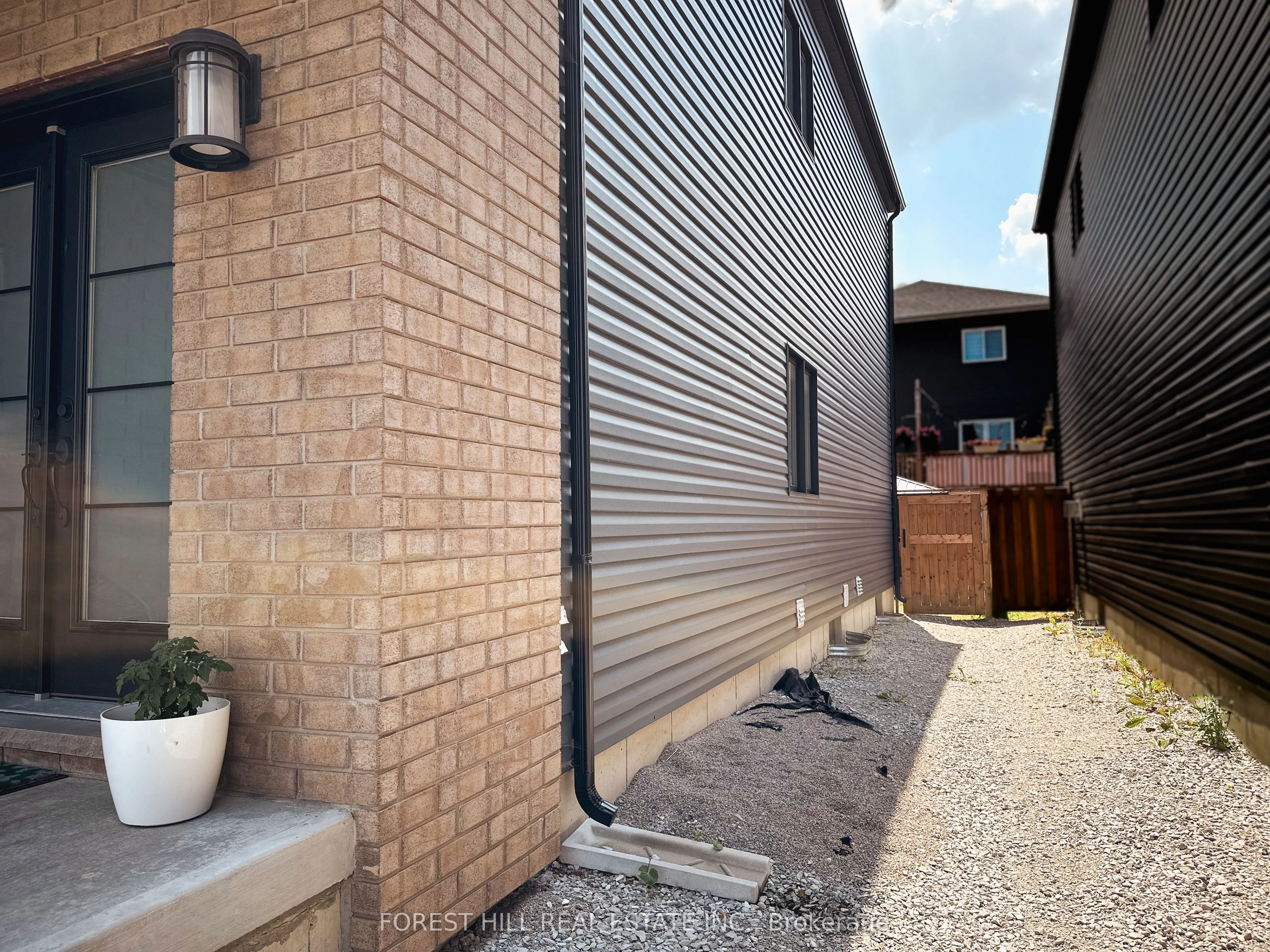 64 Mabern Street