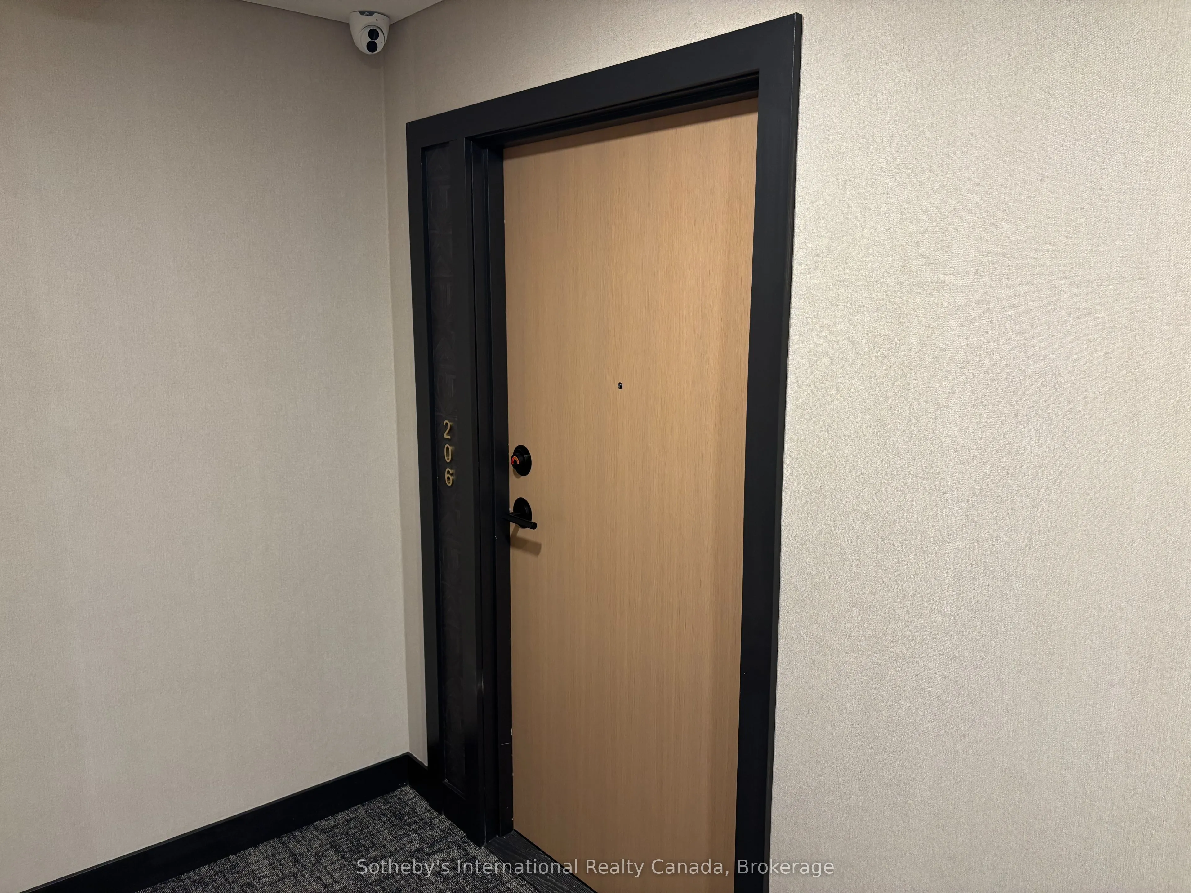 31 Huron Street, #206