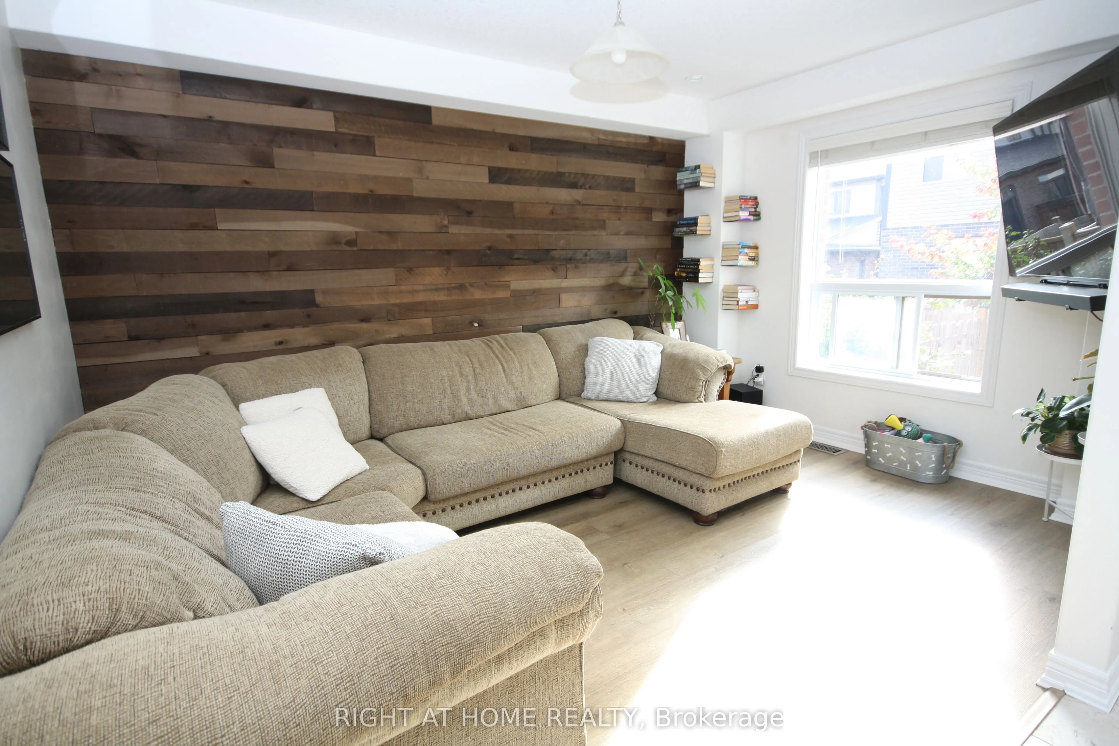 1039 Cook Drive