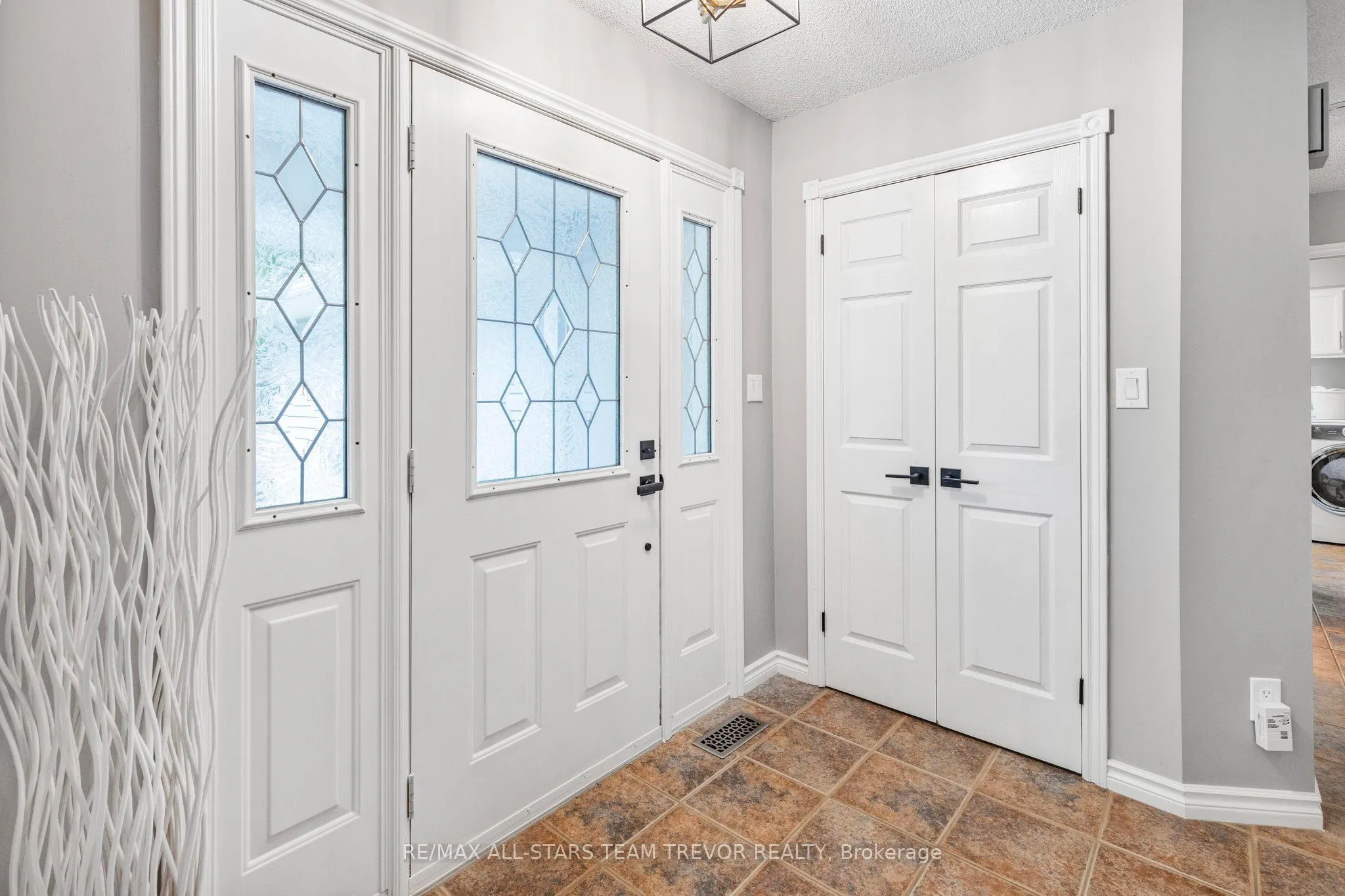 5 Bailey Crescent