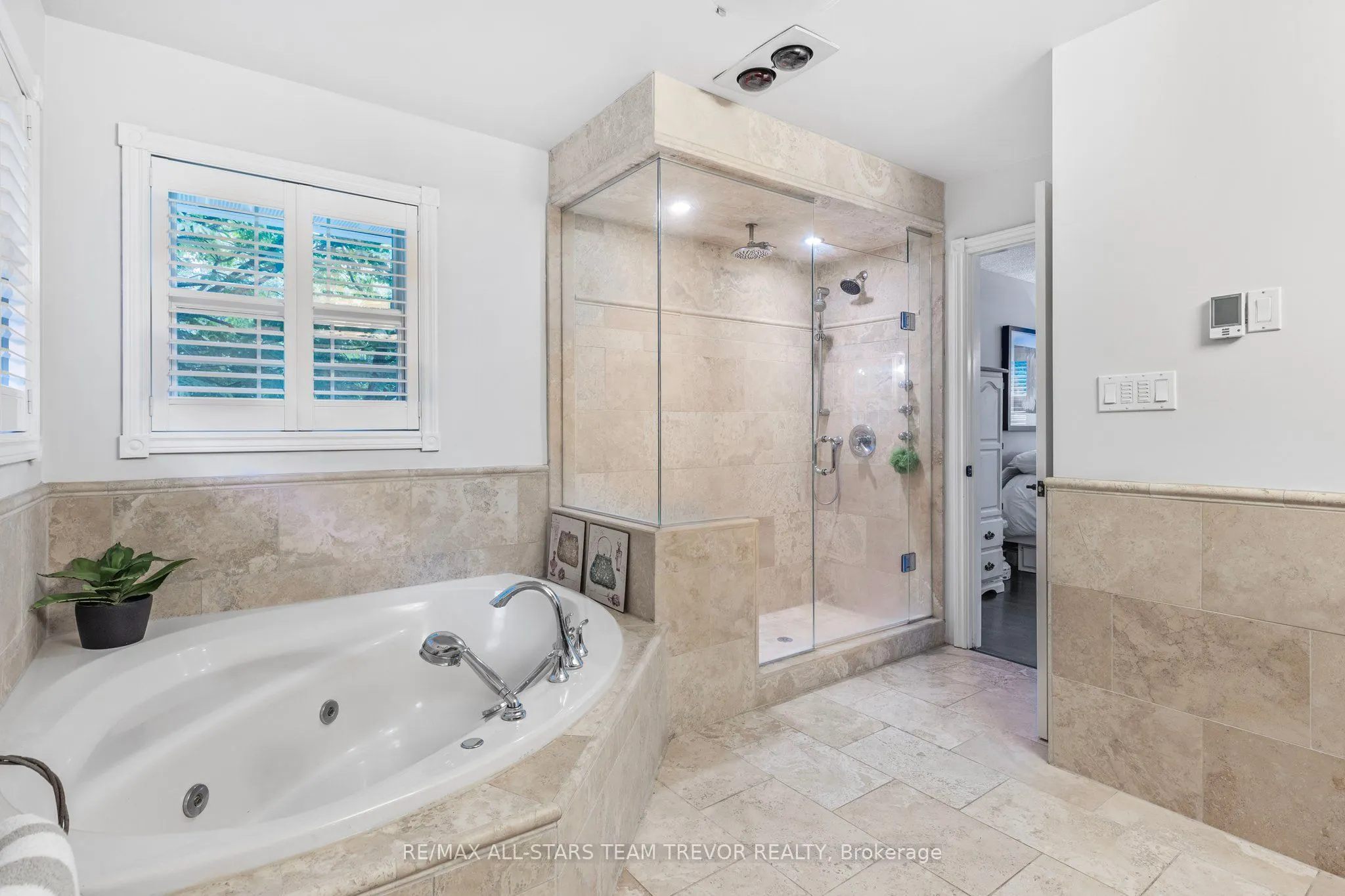 5 Bailey Crescent