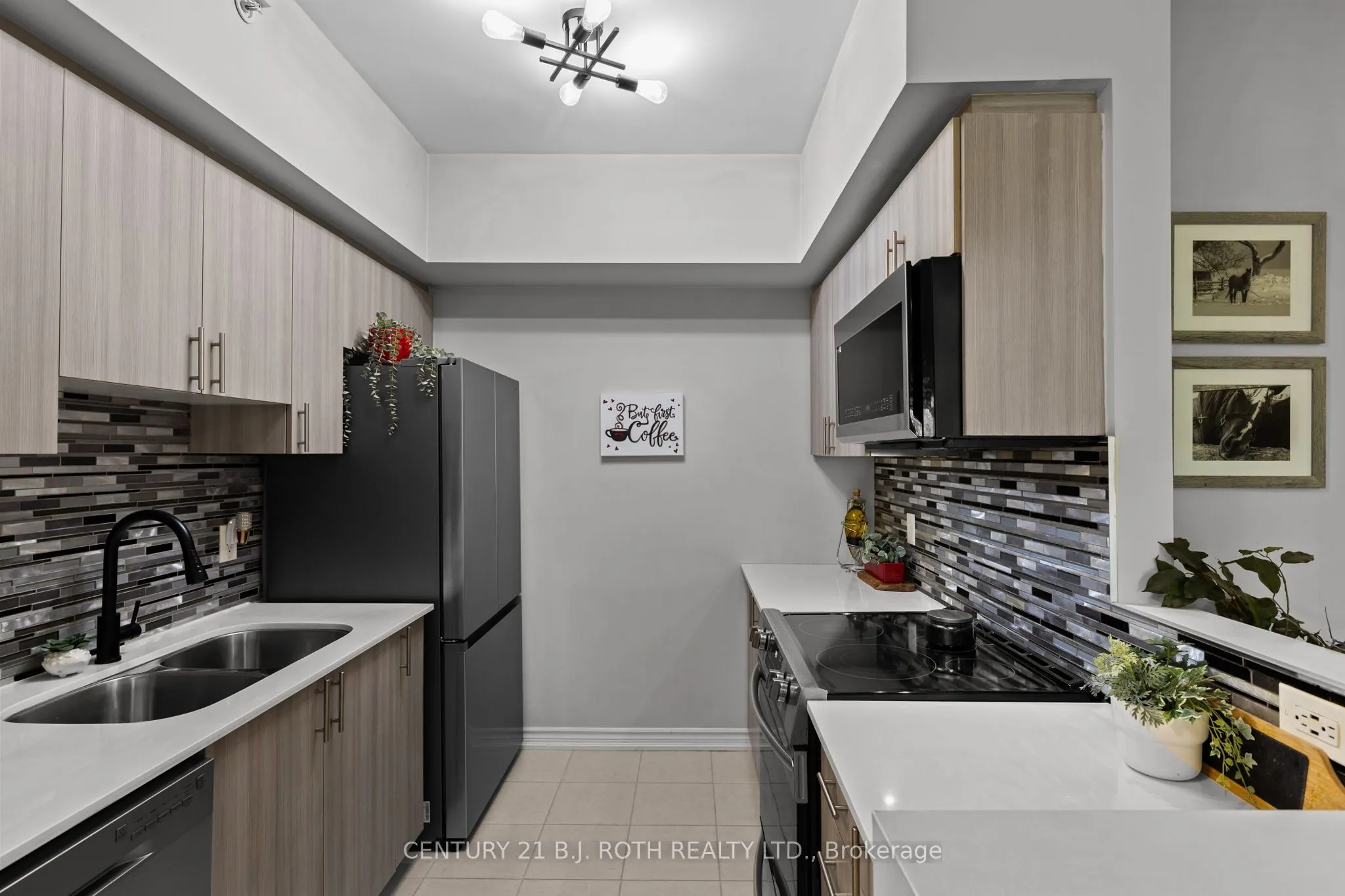 5 GREENWICH Street, #304