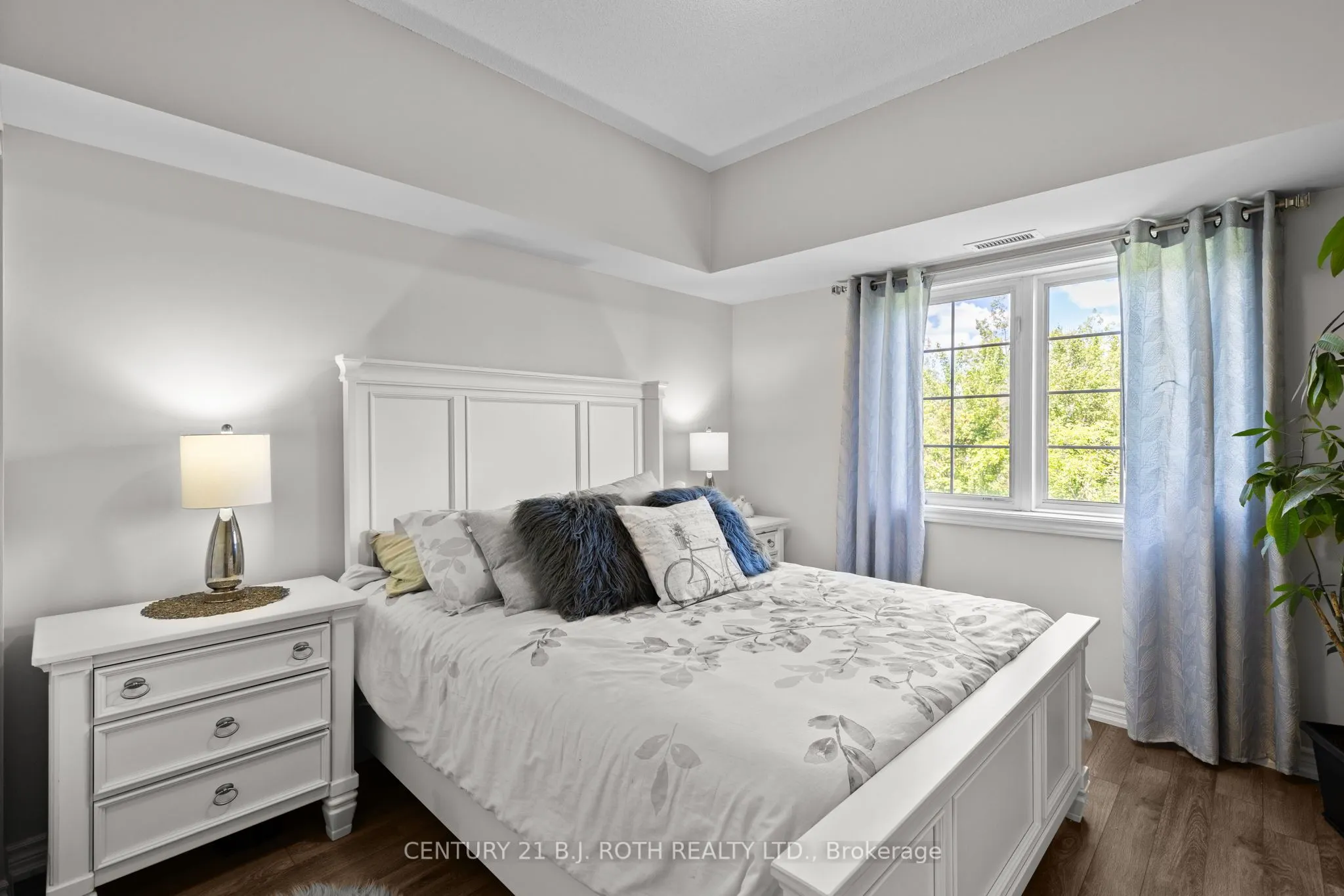 5 GREENWICH Street, #304