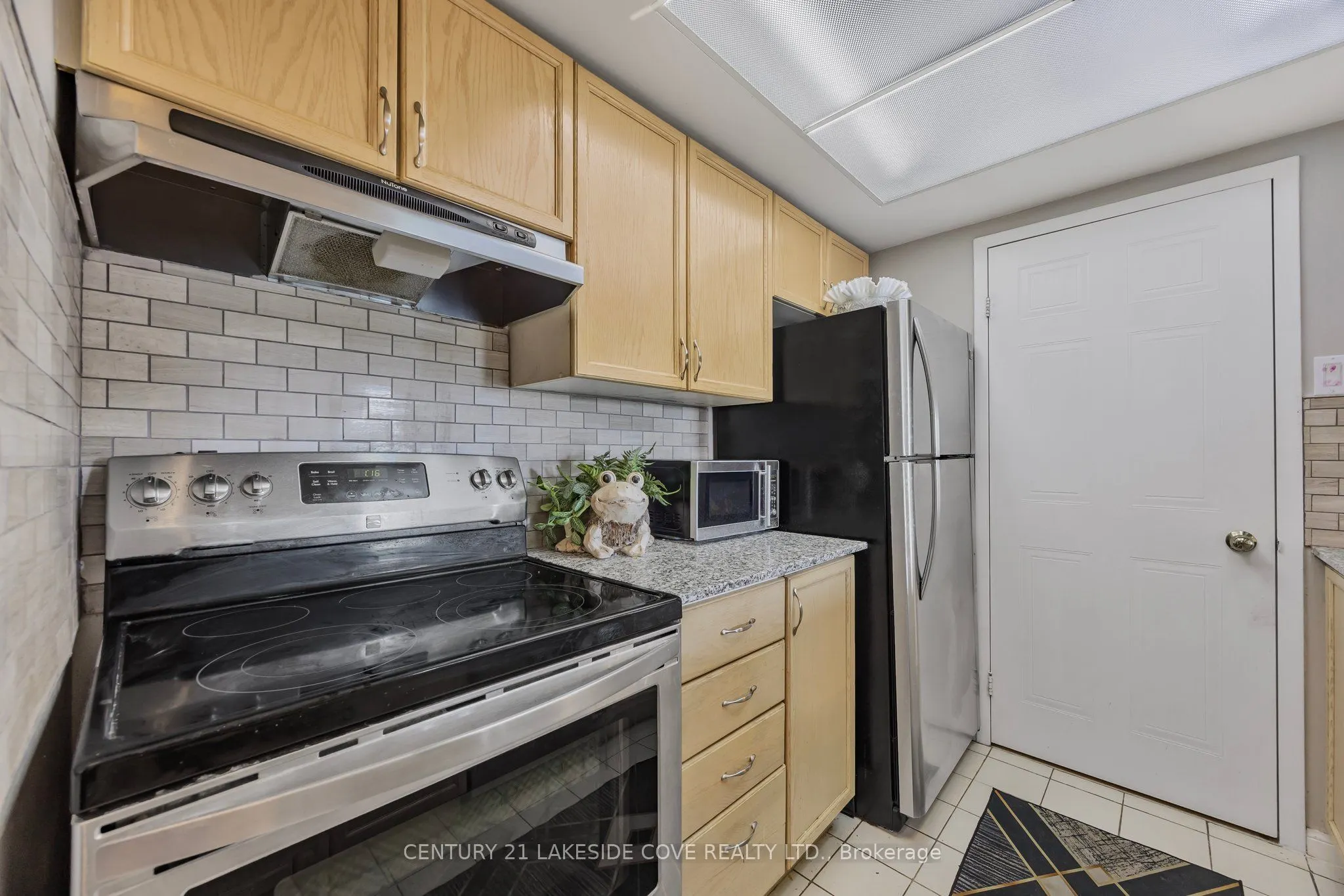 75 Ellen Street S, #711