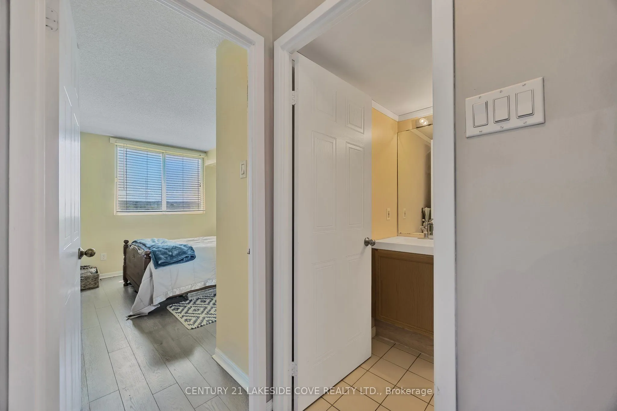 75 Ellen Street S, #711