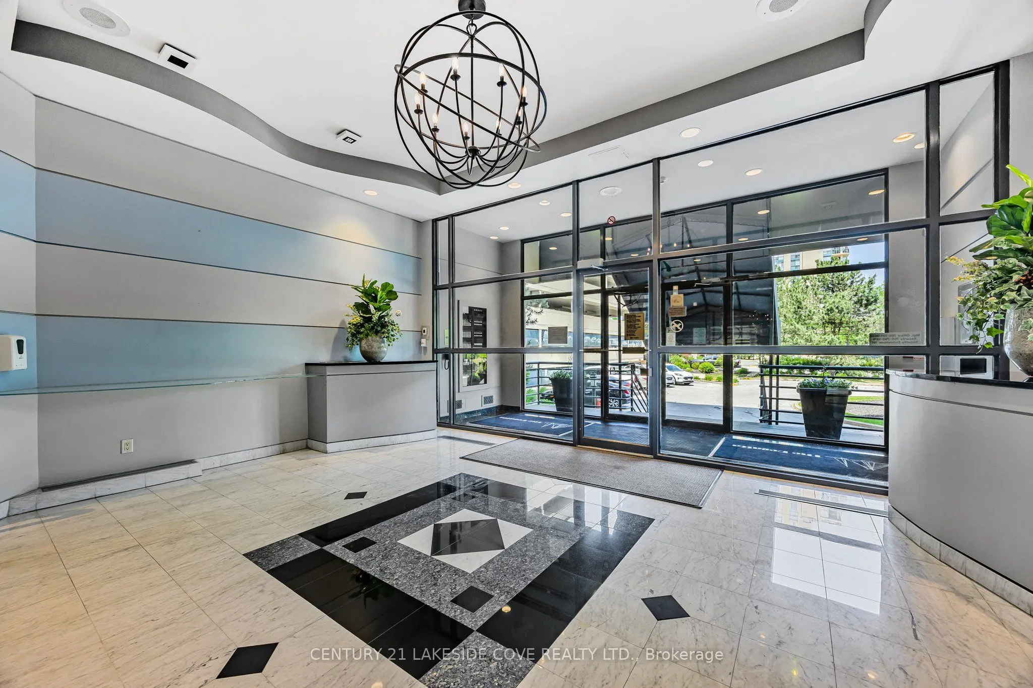 75 Ellen Street S, #711