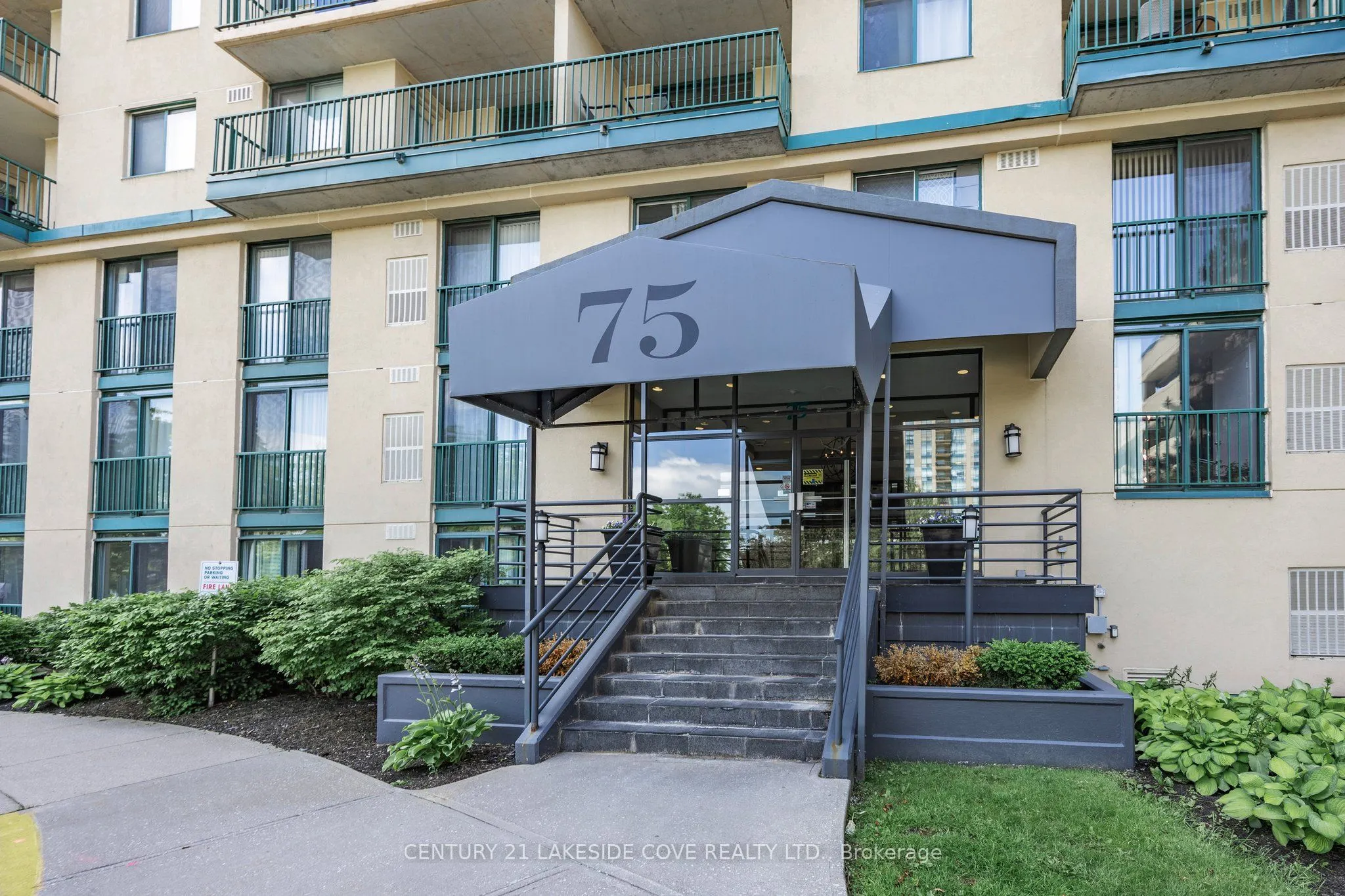 75 Ellen Street S, #711