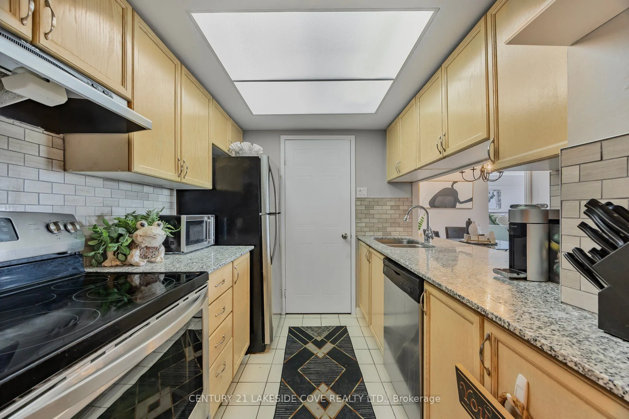 75 Ellen Street S, #711