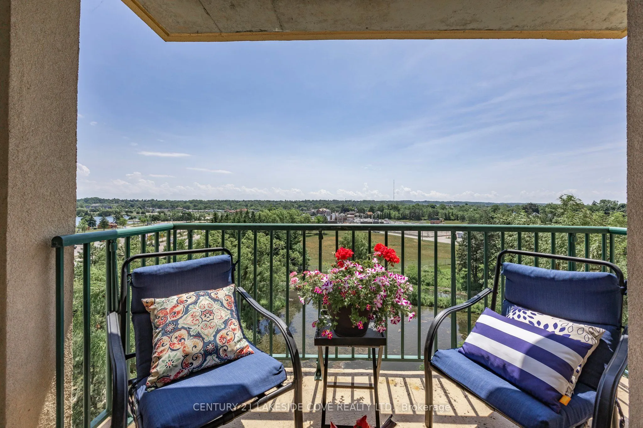 75 Ellen Street S, #711