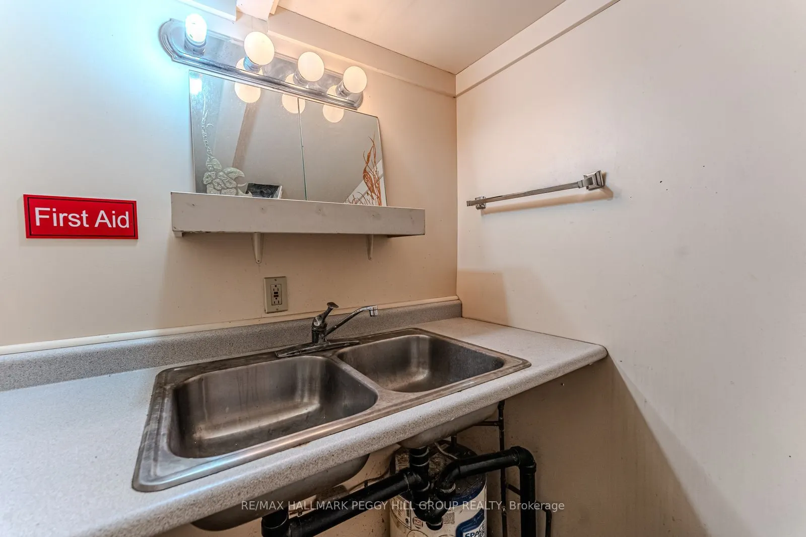 48 Ellen Street, #3