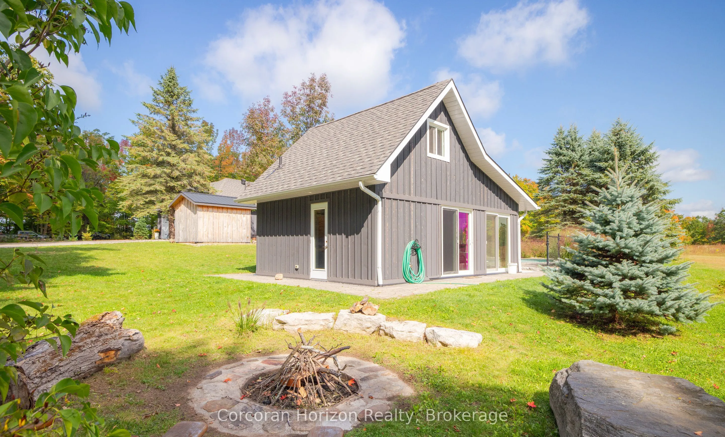 707 Peter Street W