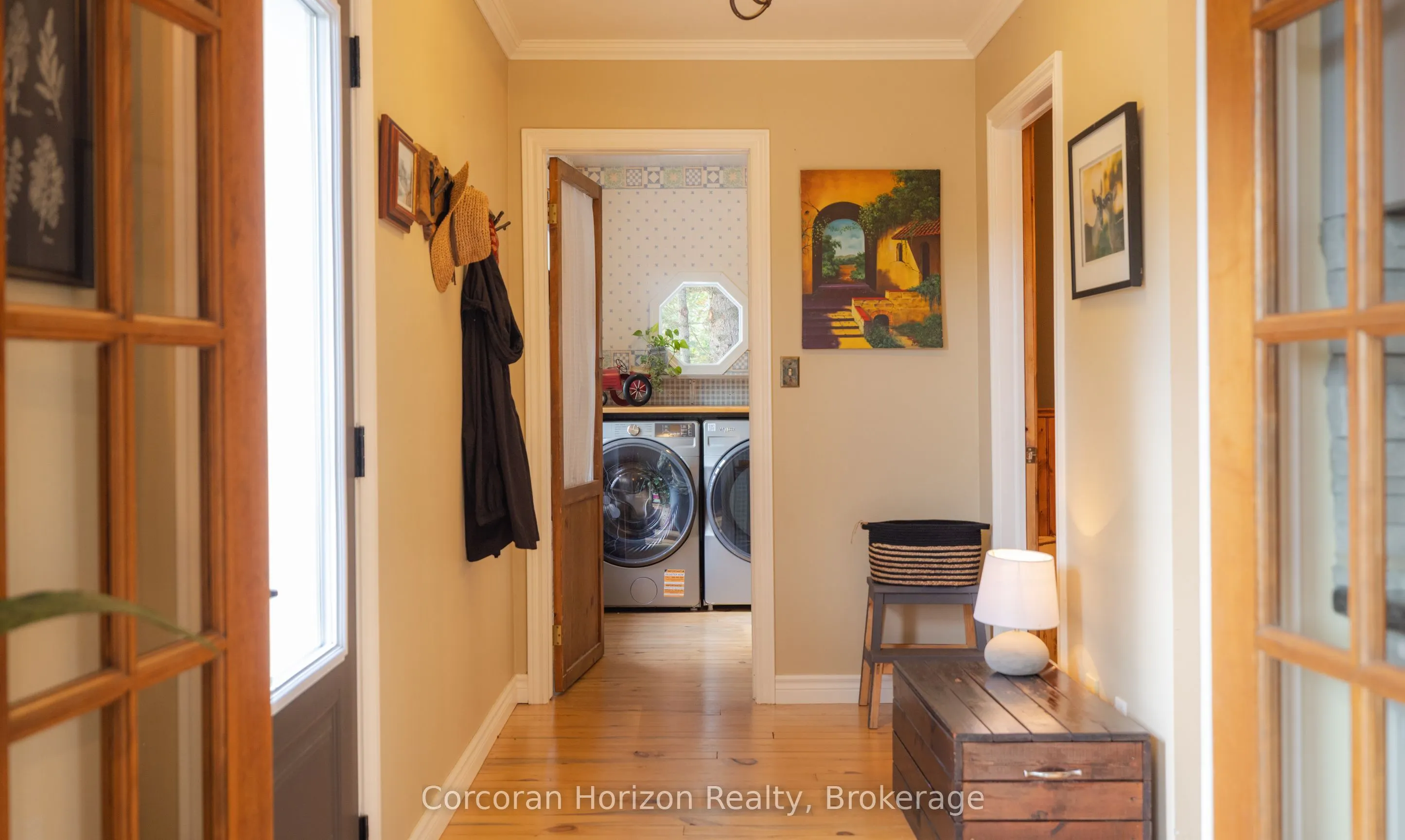 707 Peter Street W