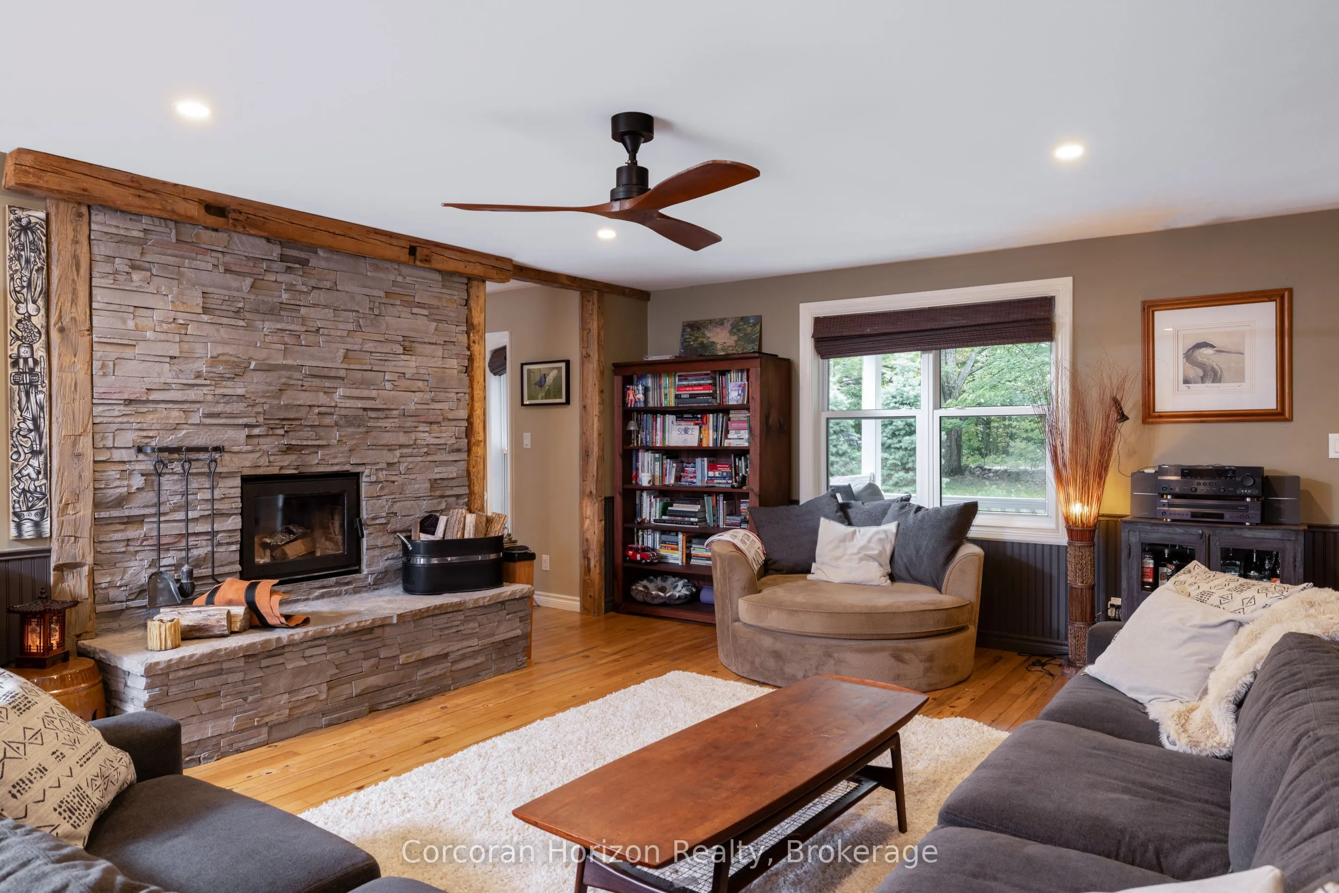 707 Peter Street W