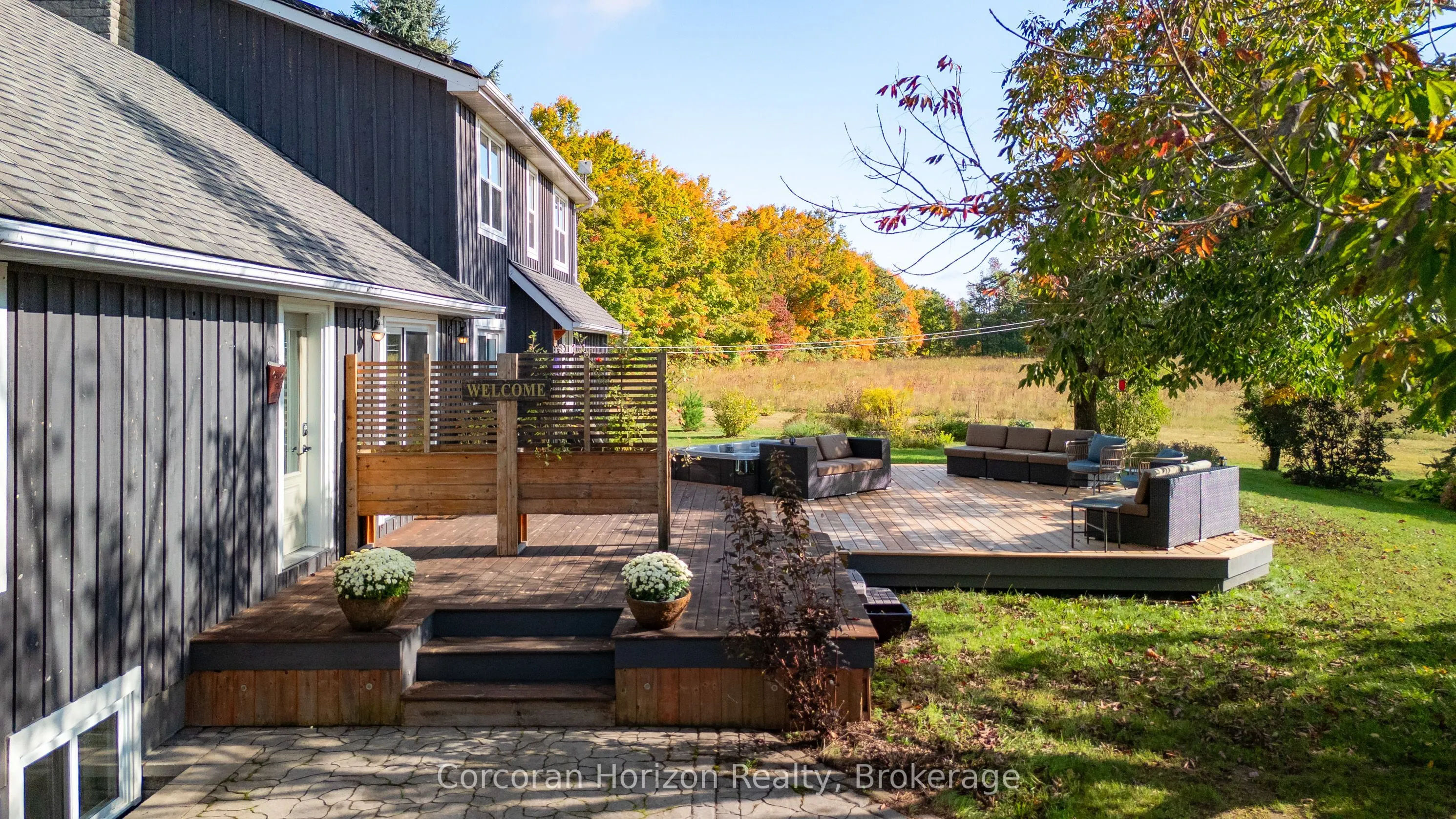 707 Peter Street W