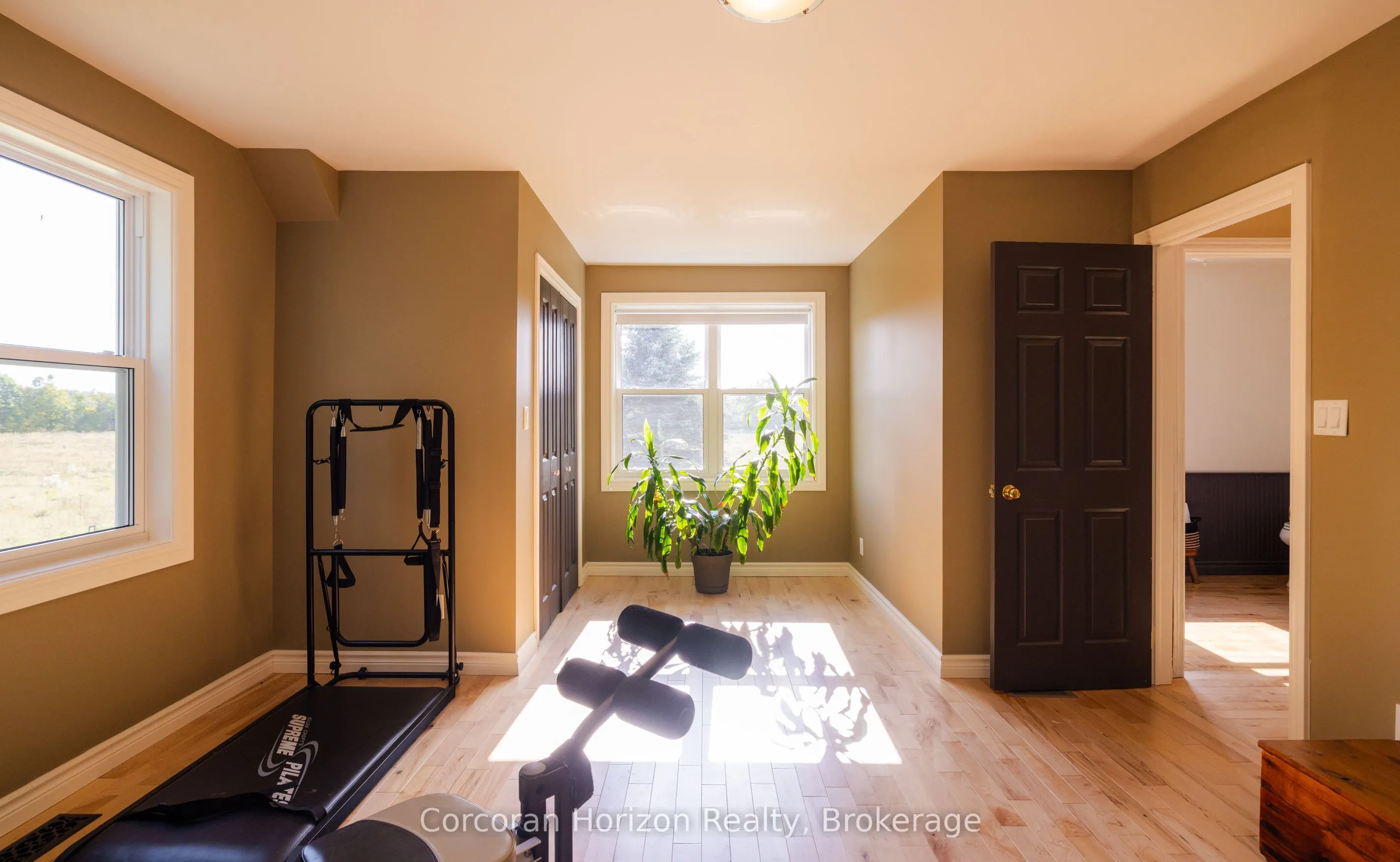 707 Peter Street W