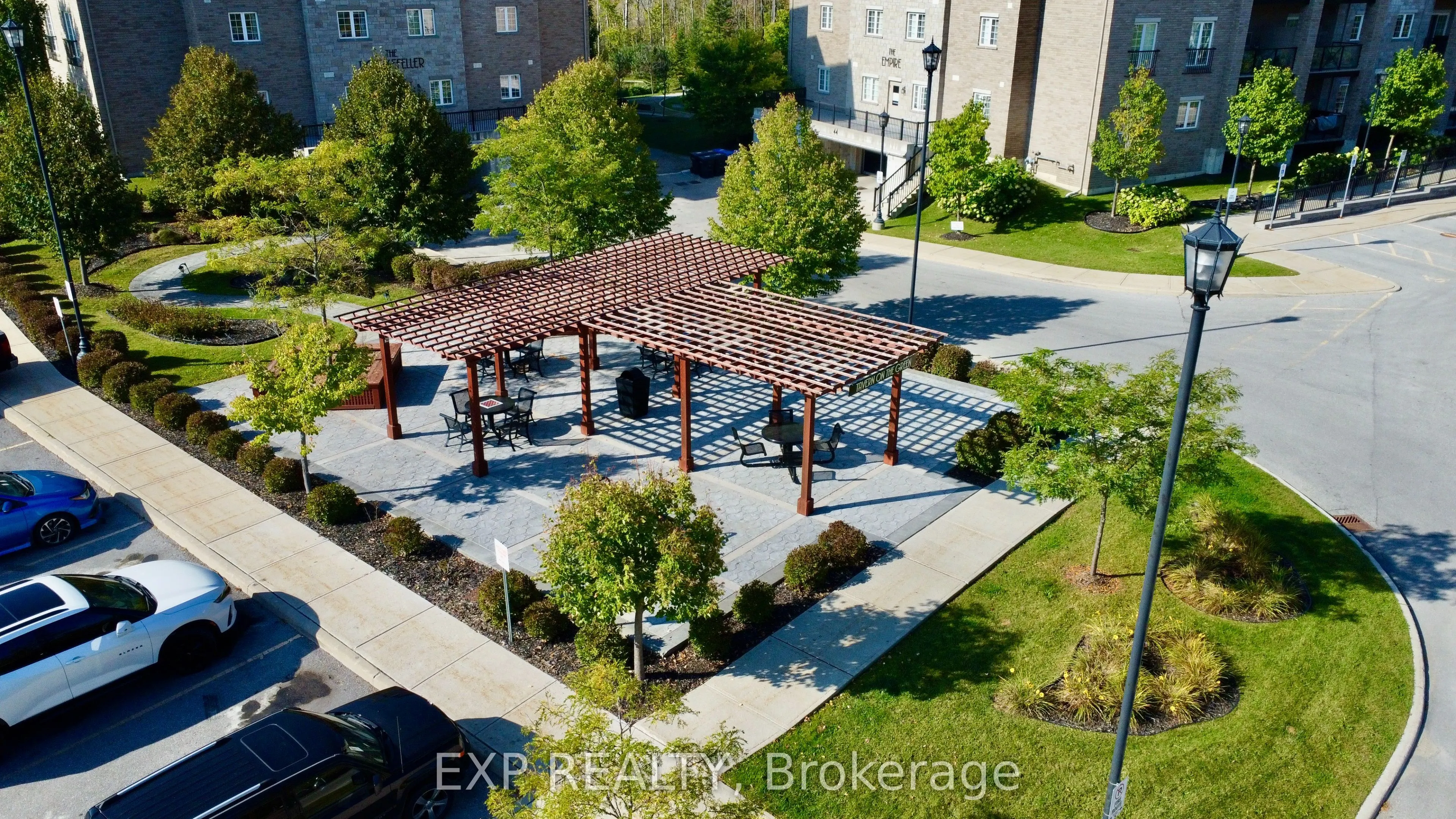 42 Ferndale Drive S, #101