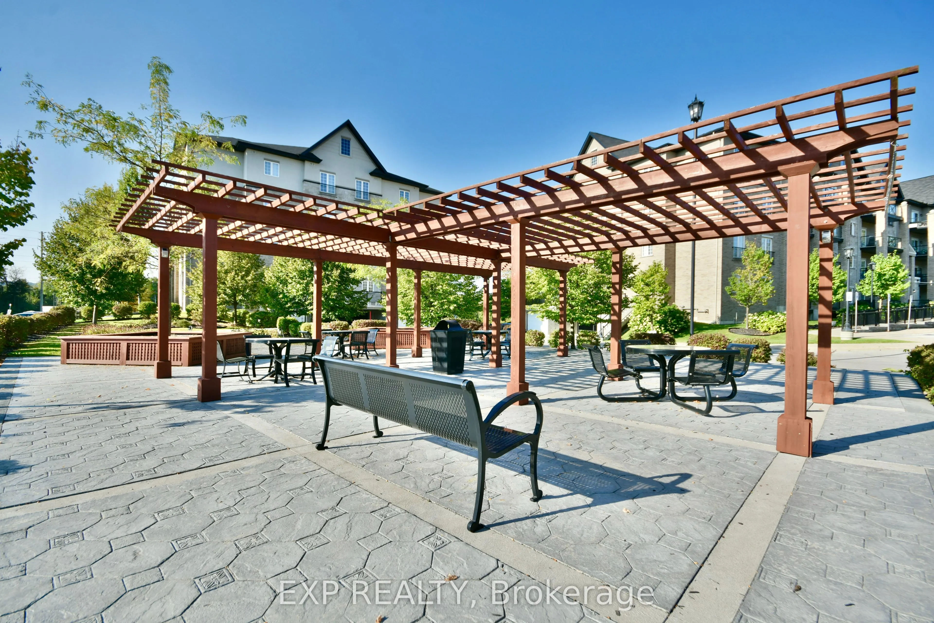 42 Ferndale Drive S, #101
